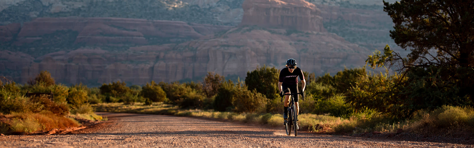 1920x600 Gravel & Cyclocross Bike Collection. Men's Adventure Bikes. Giant Bicycles US, Dual Screen