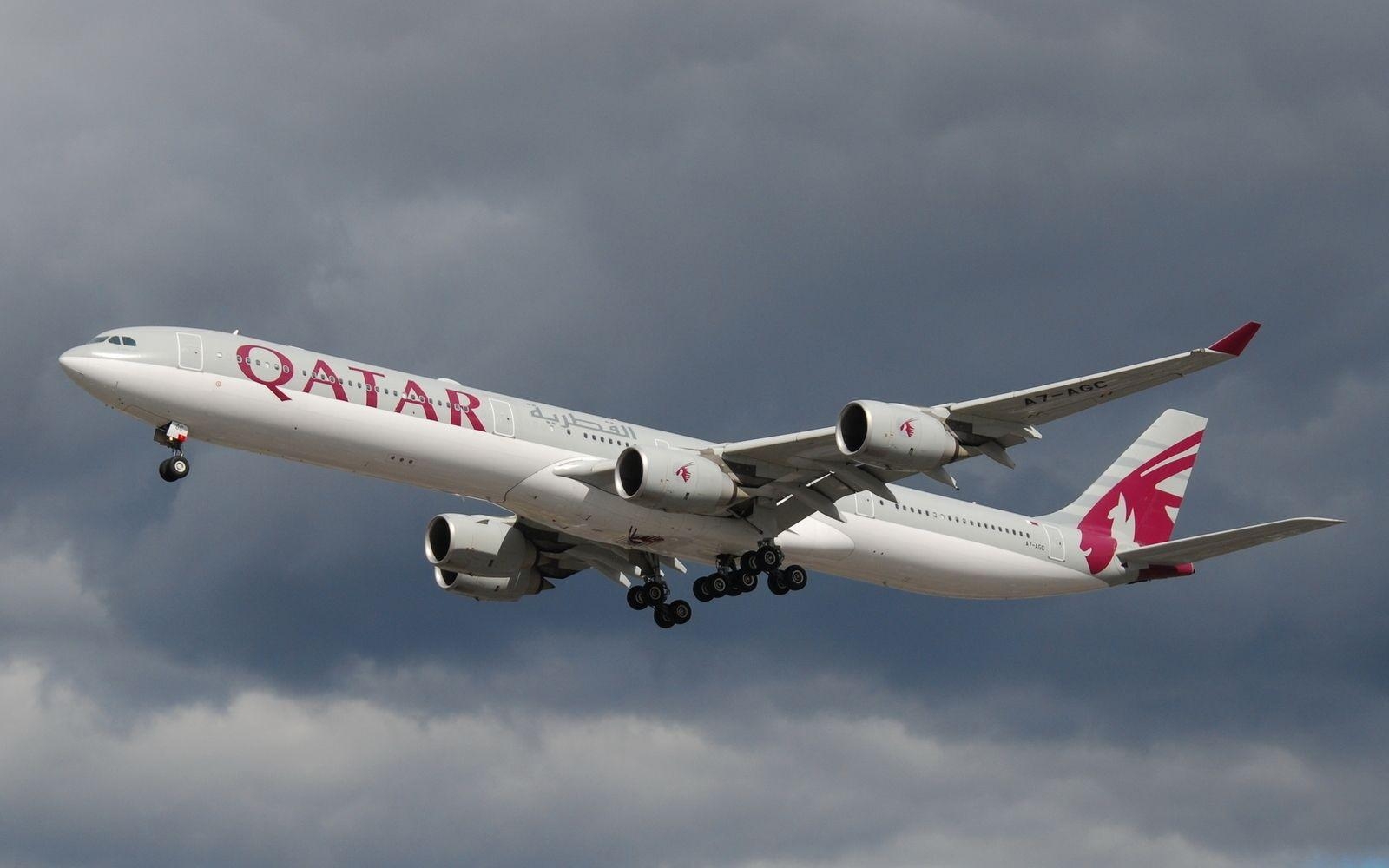 1600x1000 Airbus A340 600 Of Qatar Airways Inflight Aircraft Wallpaper 3314, Desktop