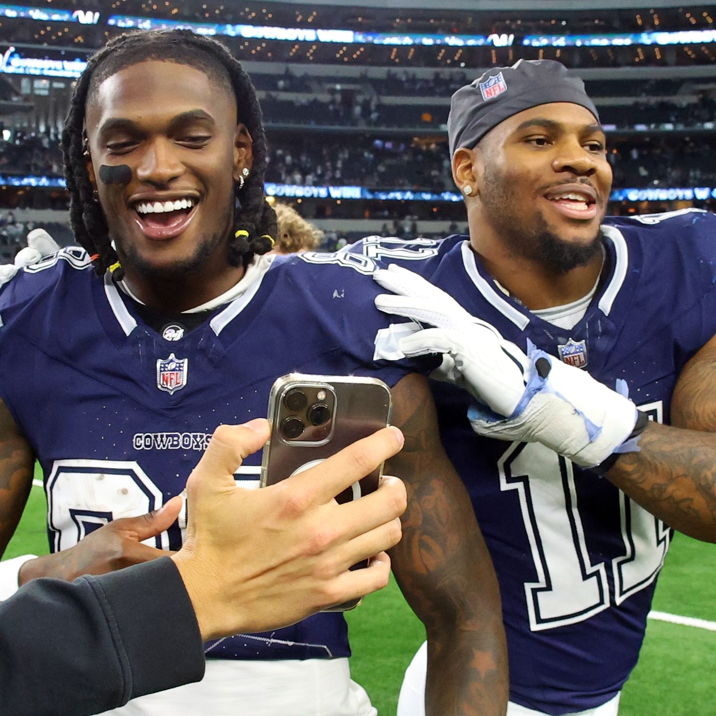 1400x1400 Dallas Cowboys CeeDee Lamb talks, Phone