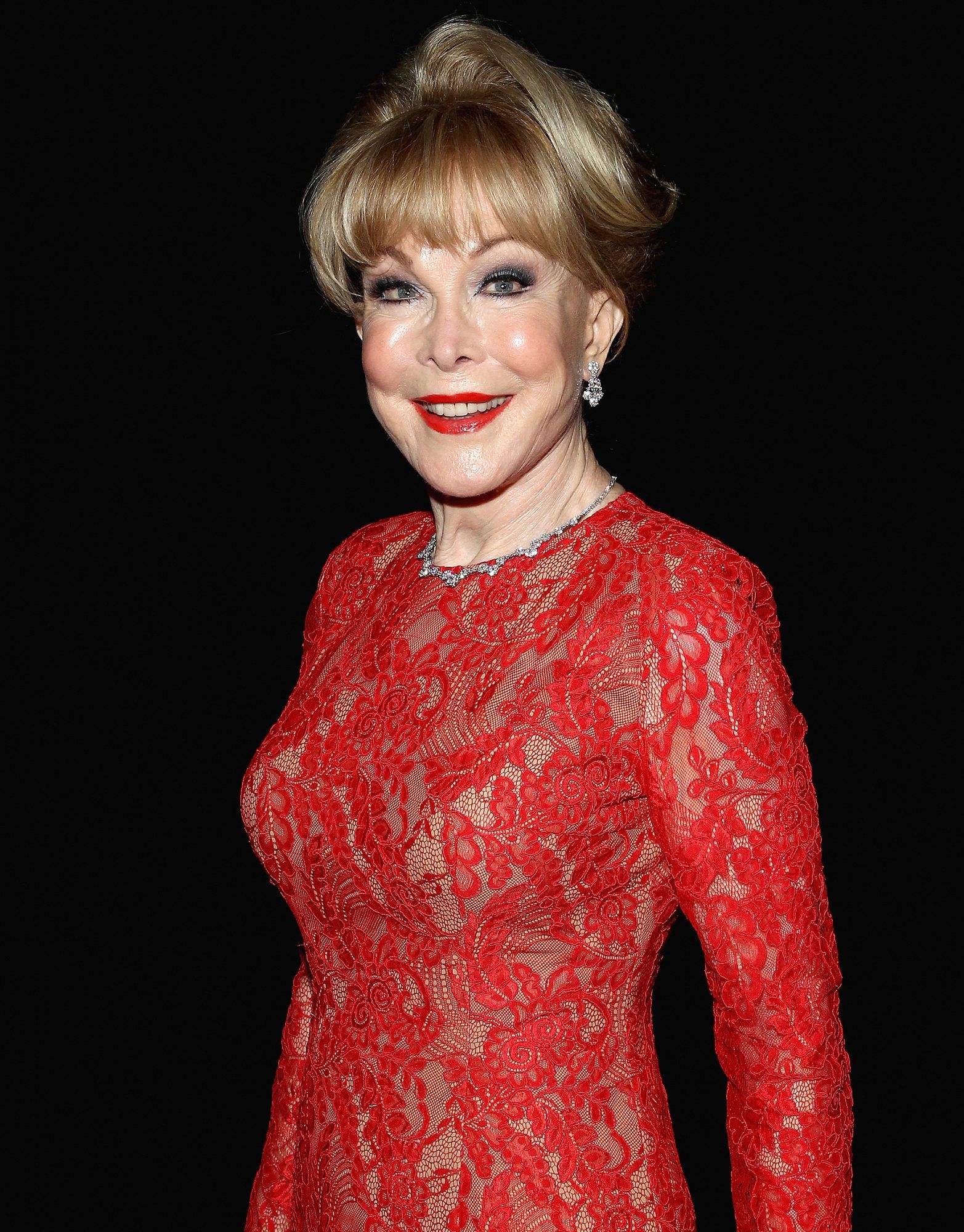 1570x2000 I Dream of Jeannie's Barbara Eden on Her Amazing Hollywood Career, Phone