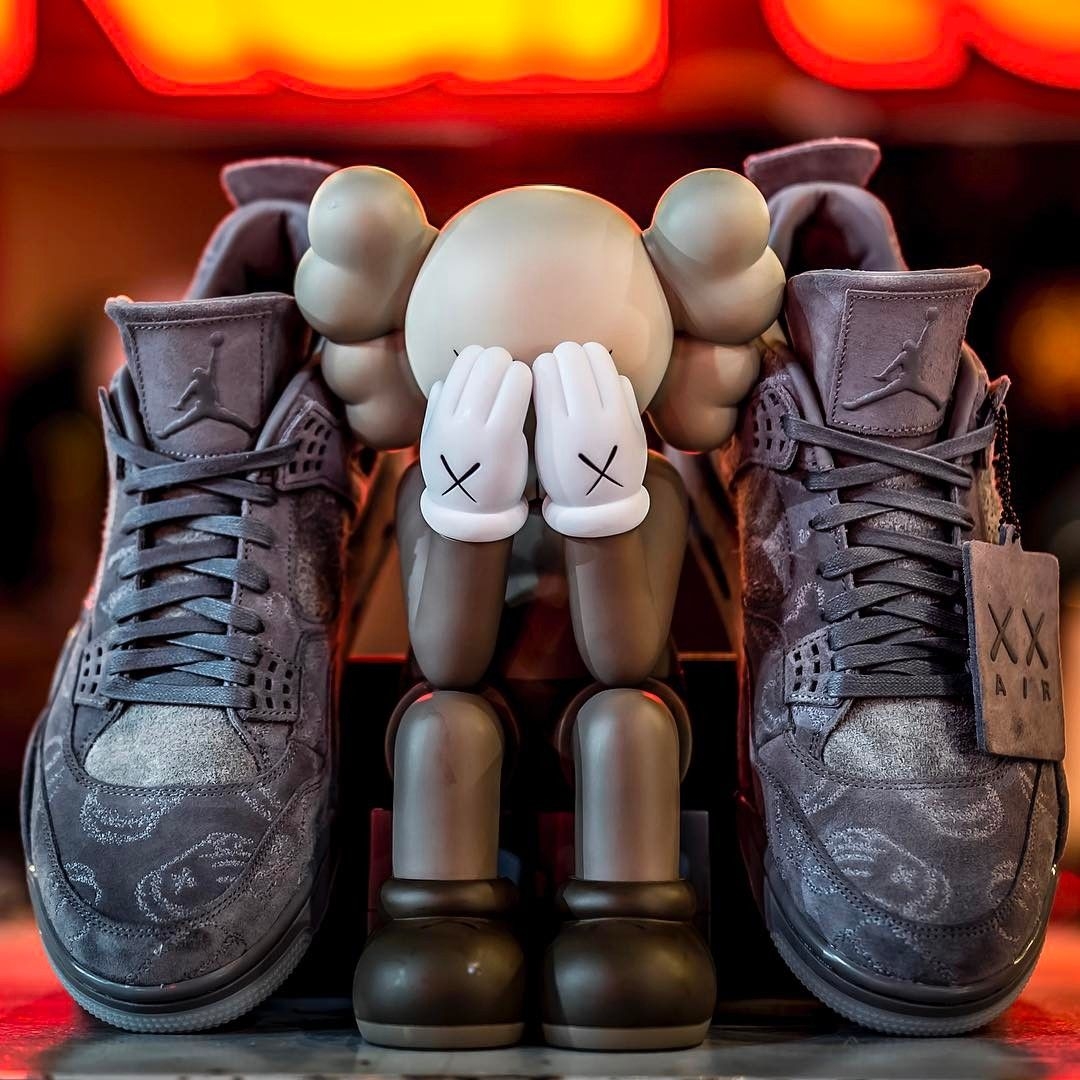 1080x1080 KAWS x Air Jordan 4 #sneakers. Pria, Pahlawan marvel, Kartun, Phone