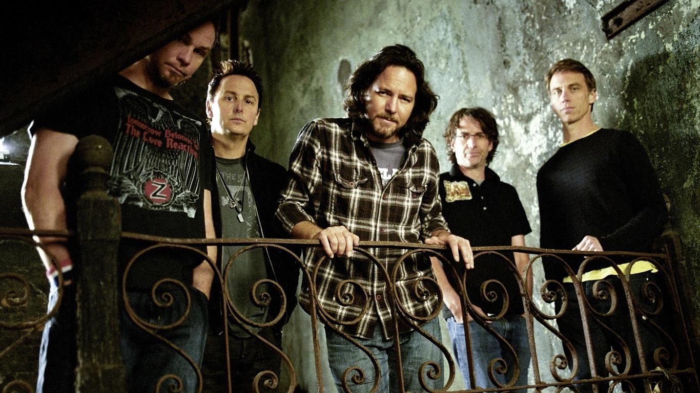 1370x770 Download wallpaper  pearl jam, band, light, look, print, Desktop