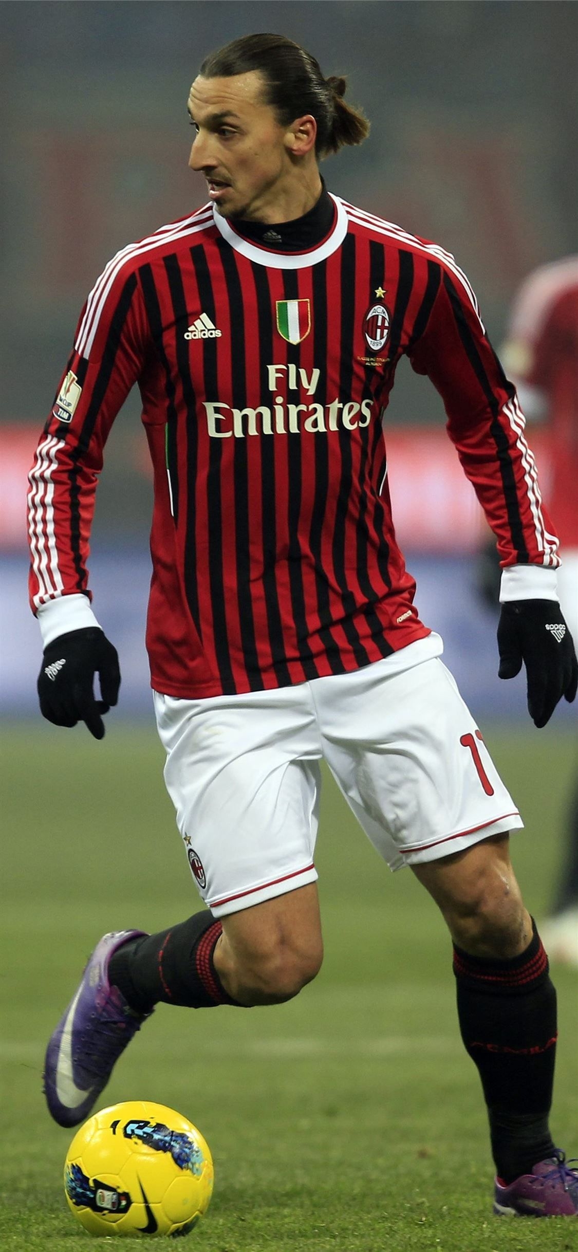 1130x2440 Zlatan Ibrahimovic AC Milan classicfootballshi. iPhone 11 Wallpaper Free Download, Phone