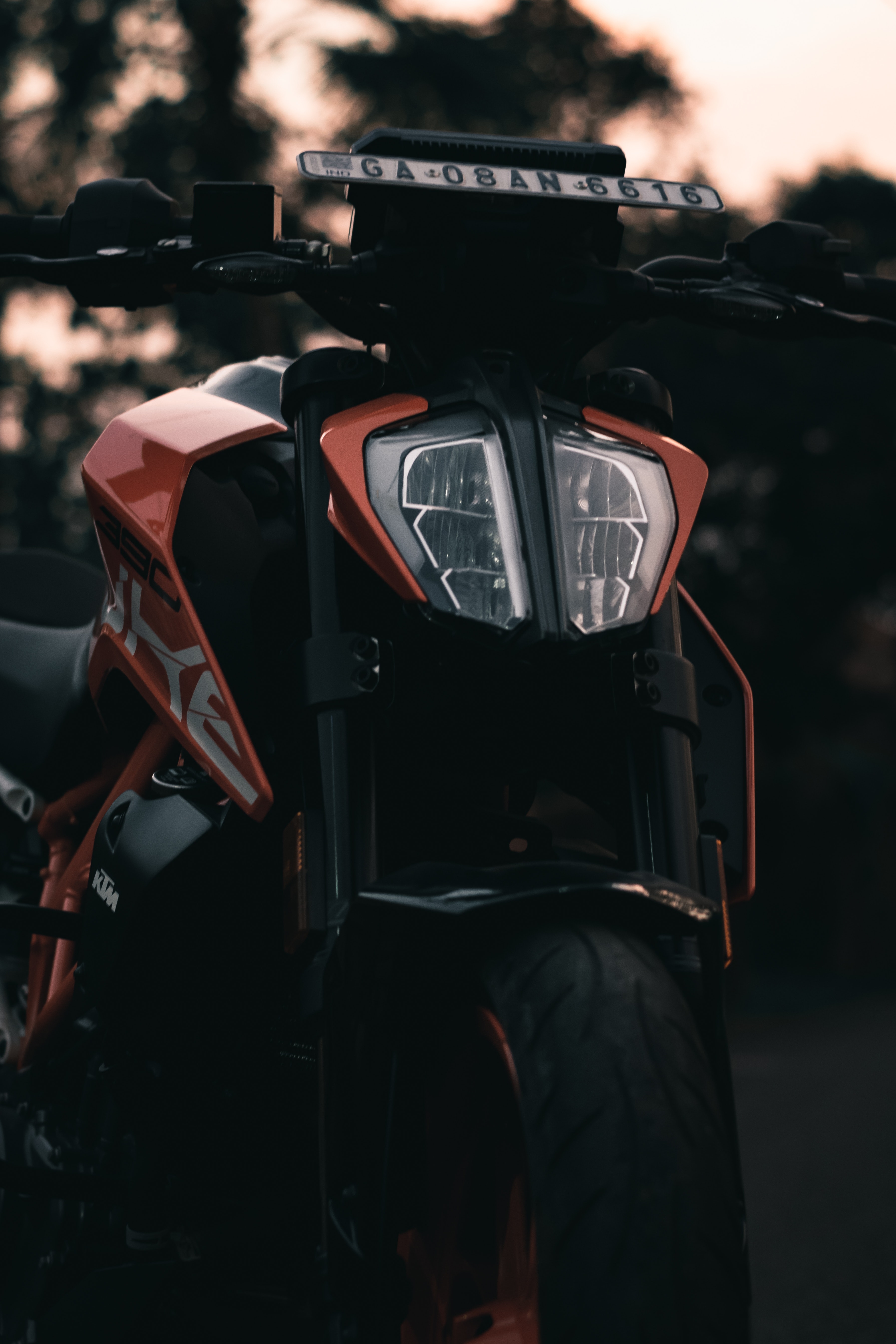 3590x5390 KTM 390 Duke In Close Up Photography · Free, Phone