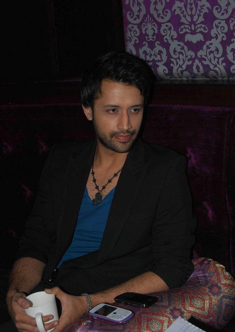 770x1090 Atif Aslam, Phone