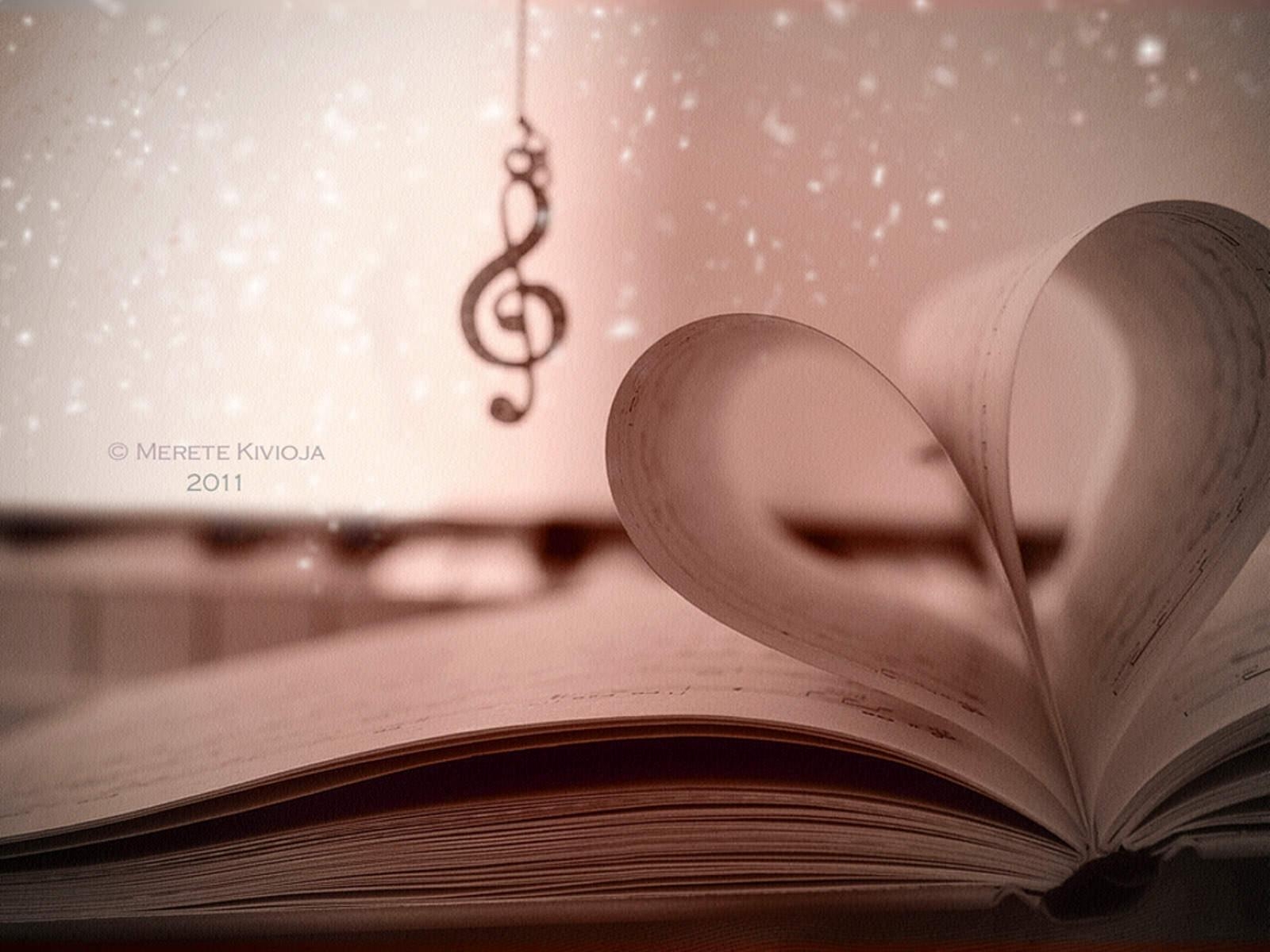 1600x1200 Book of Love Nice Heart Pages Wallpaper, Desktop