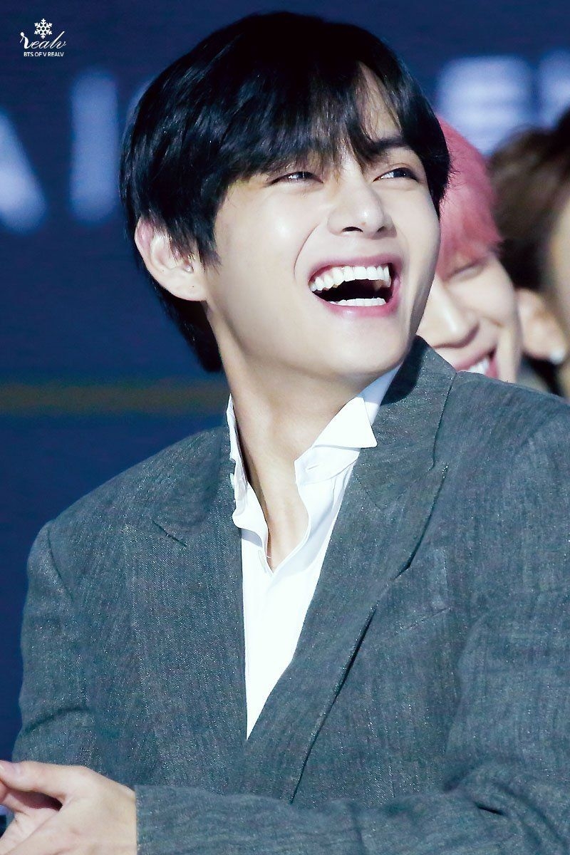 800x1200 Wallpaper Kim Taehyung Smile, Phone