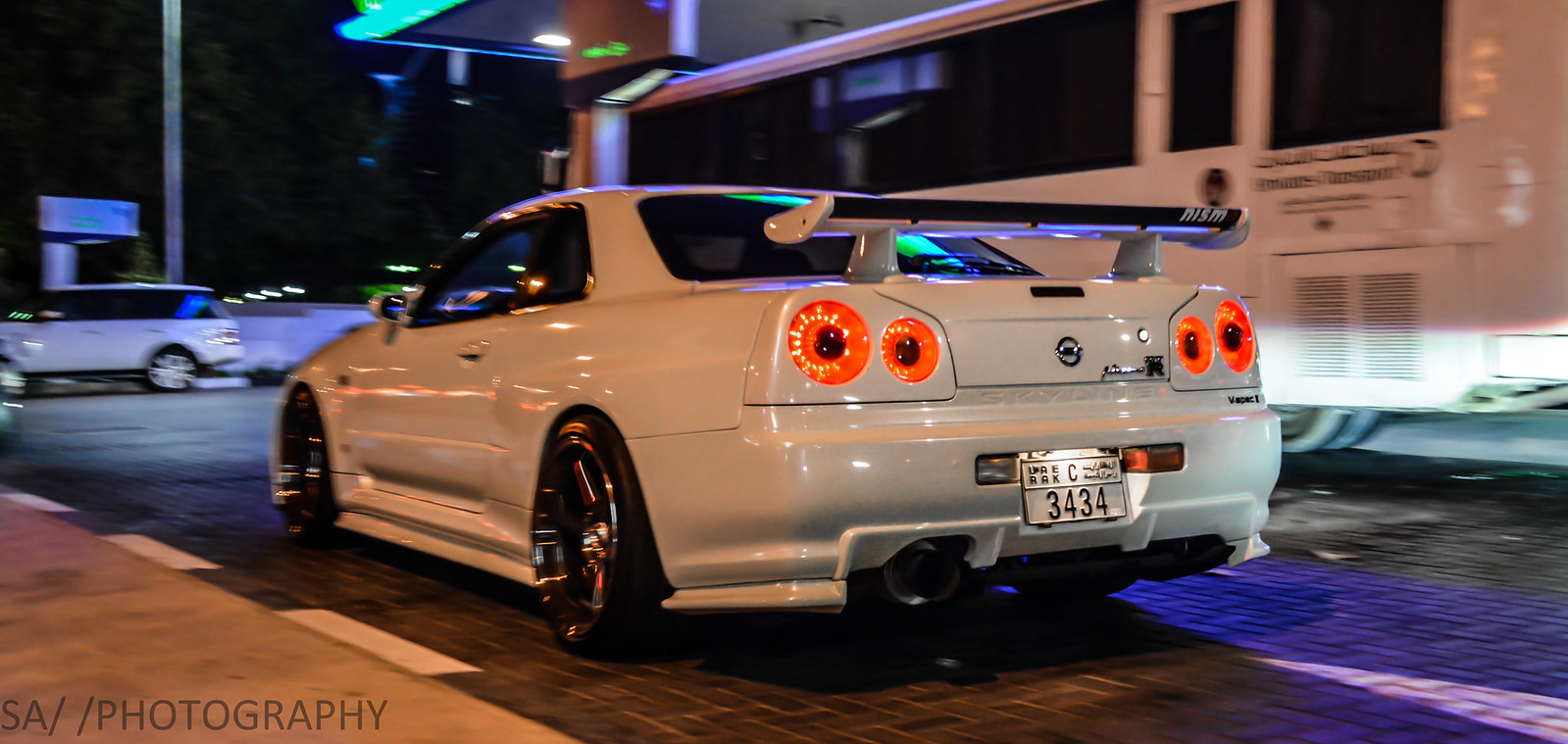 1600x760 Nissan Skyline GTR R34, Dual Screen