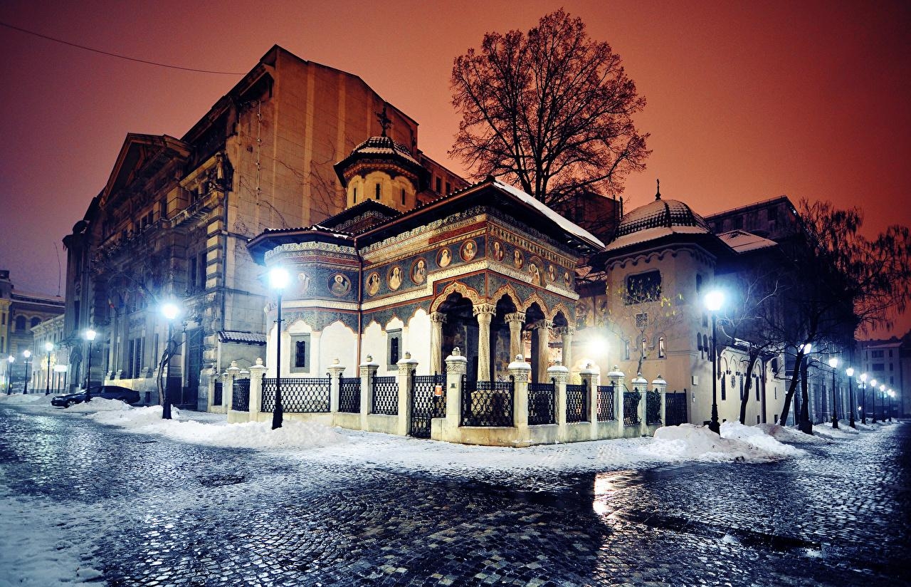 1280x830 Wallpaper Romania Bucharest Winter Fence Street Night Street lights, Desktop