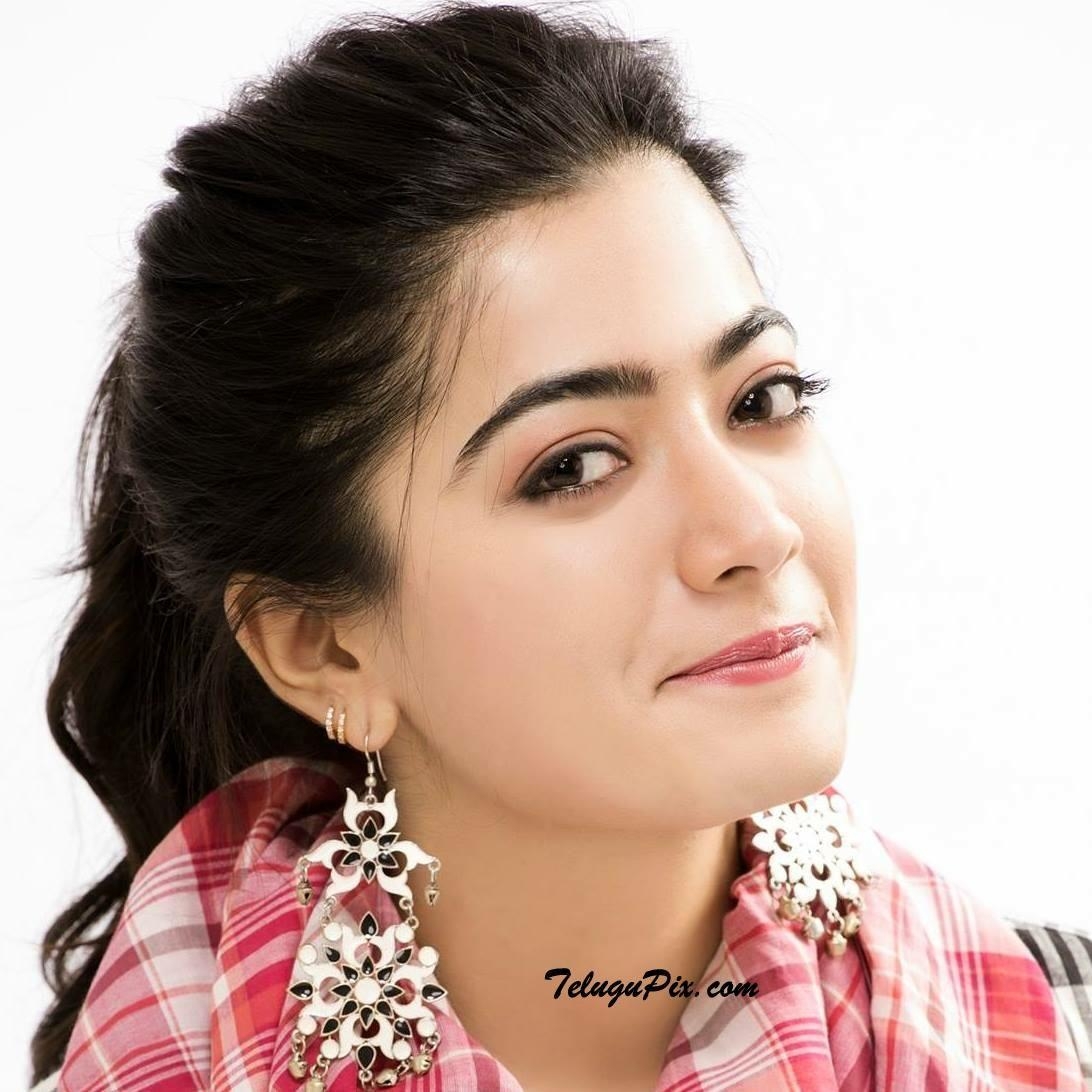 1100x1100 Rashmika Mandanna Wallpaper Free Rashmika Mandanna, Phone