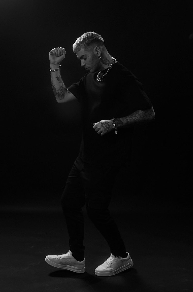 800x1200 Emis Killa, Phone