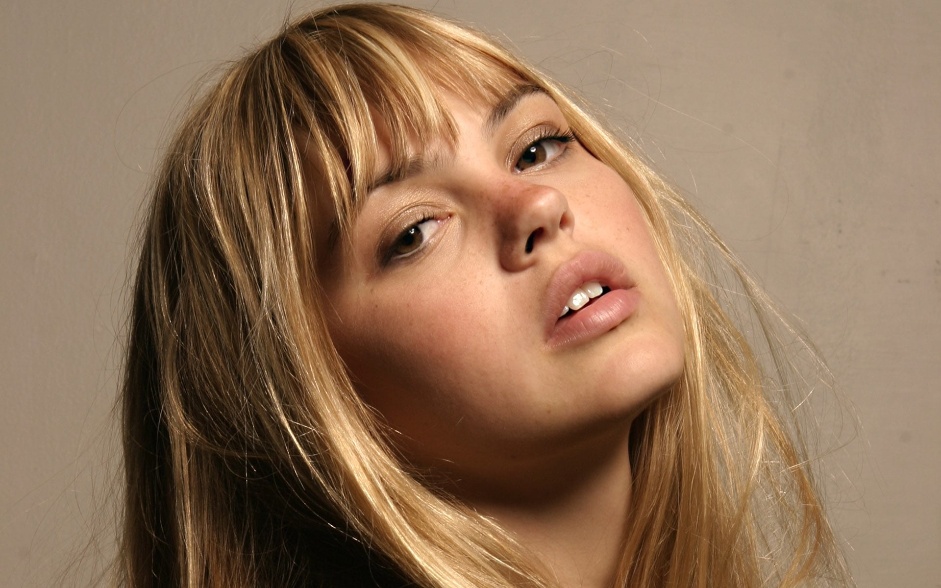 1920x1200 Aimee Teegarden HD Wallpaper, Desktop