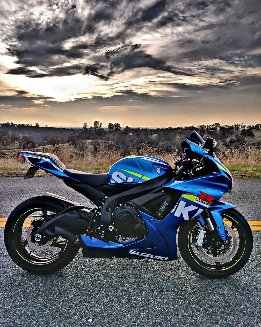 1080x1350 Motorcycles & More a Twitteren: #Suzuki GSXR, Phone