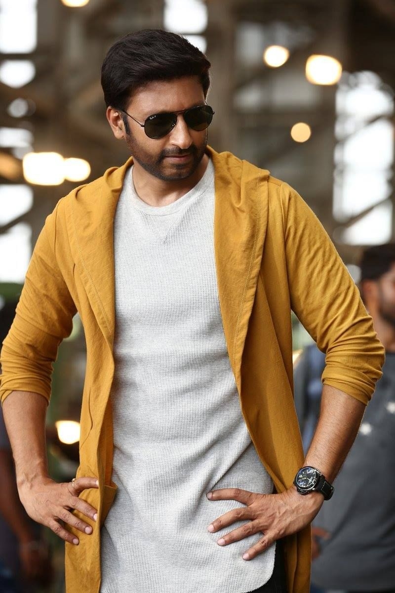 800x1200 Pantham Movie Stills #Gopichand. Mahesh babu wallpaper, Fav, Phone