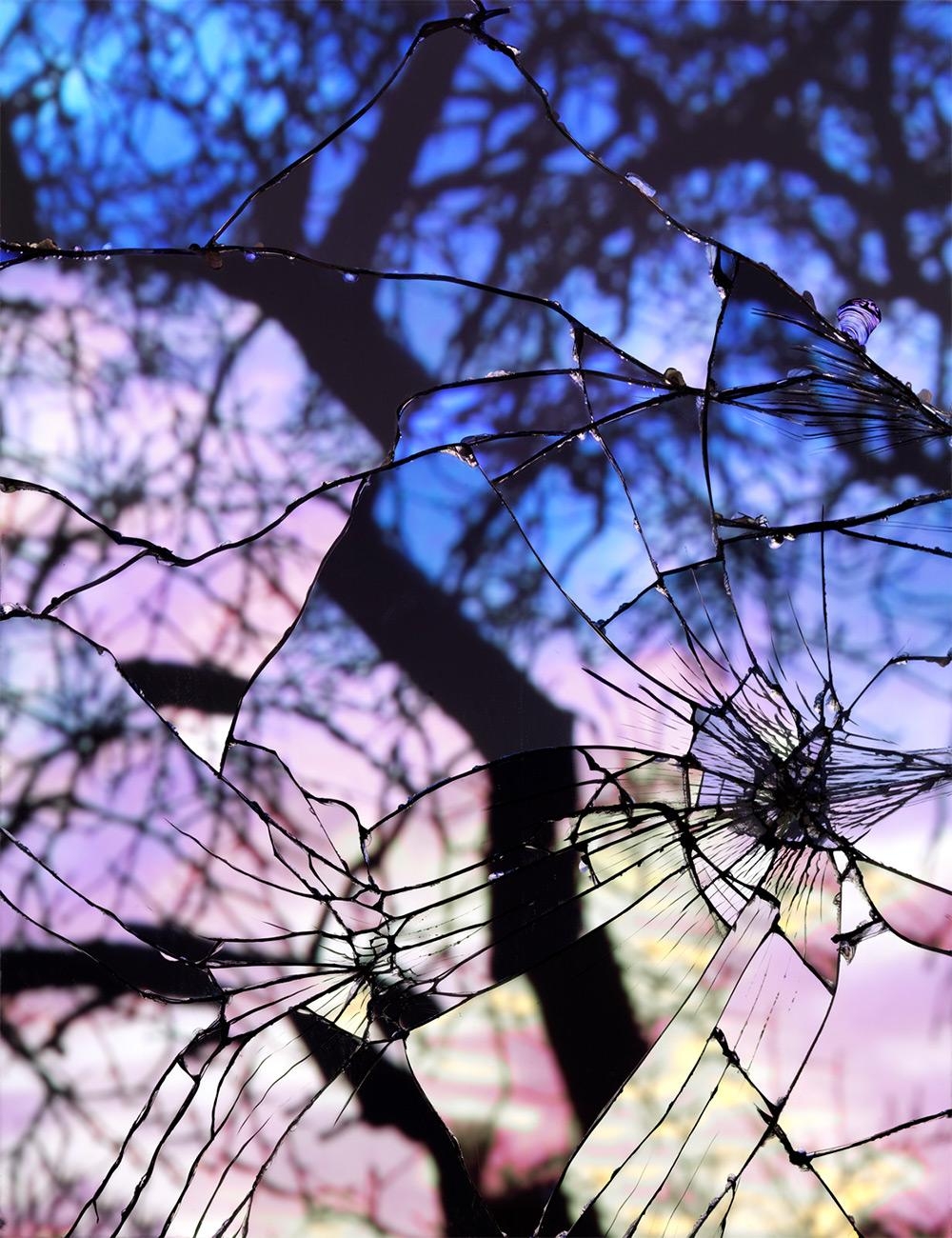 1000x1300 Photographs of Reflected Sunsets through Shattered Mirrors, Phone