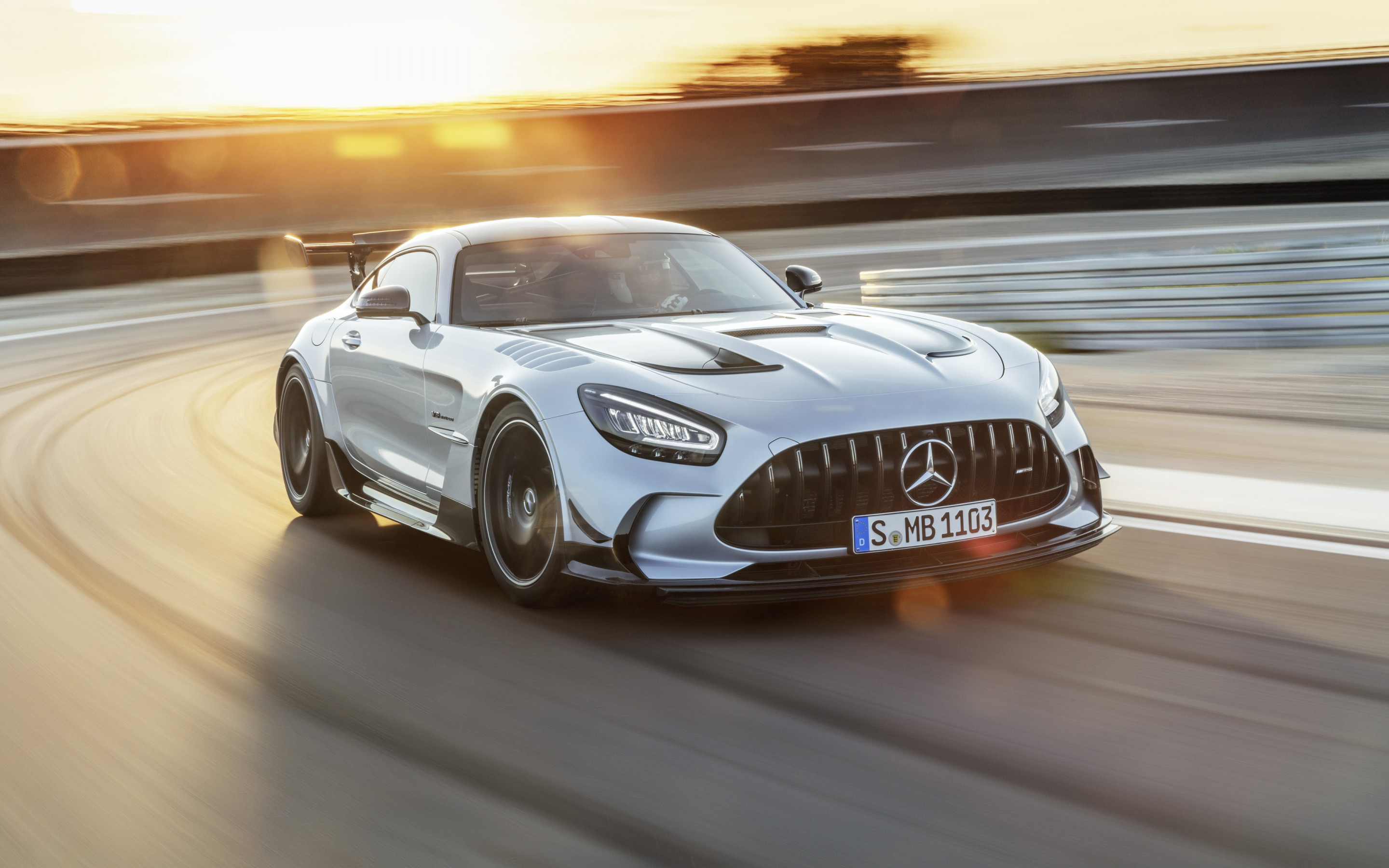 2880x1800 Download wallpaper: Mercedes AMG GT Black Series 2020, Desktop