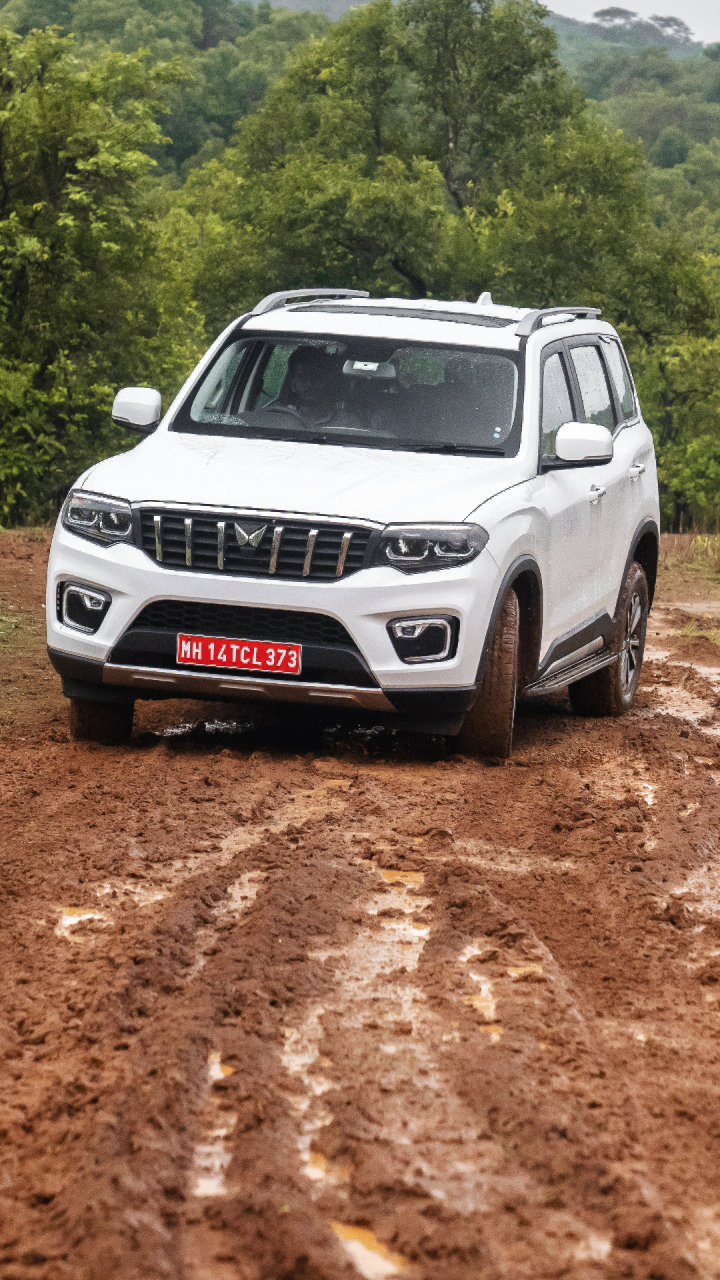 720x1280 In Pics: Mahindra Scorpio N's 5 Features That Other SUVs In Segment Miss Out On, Phone