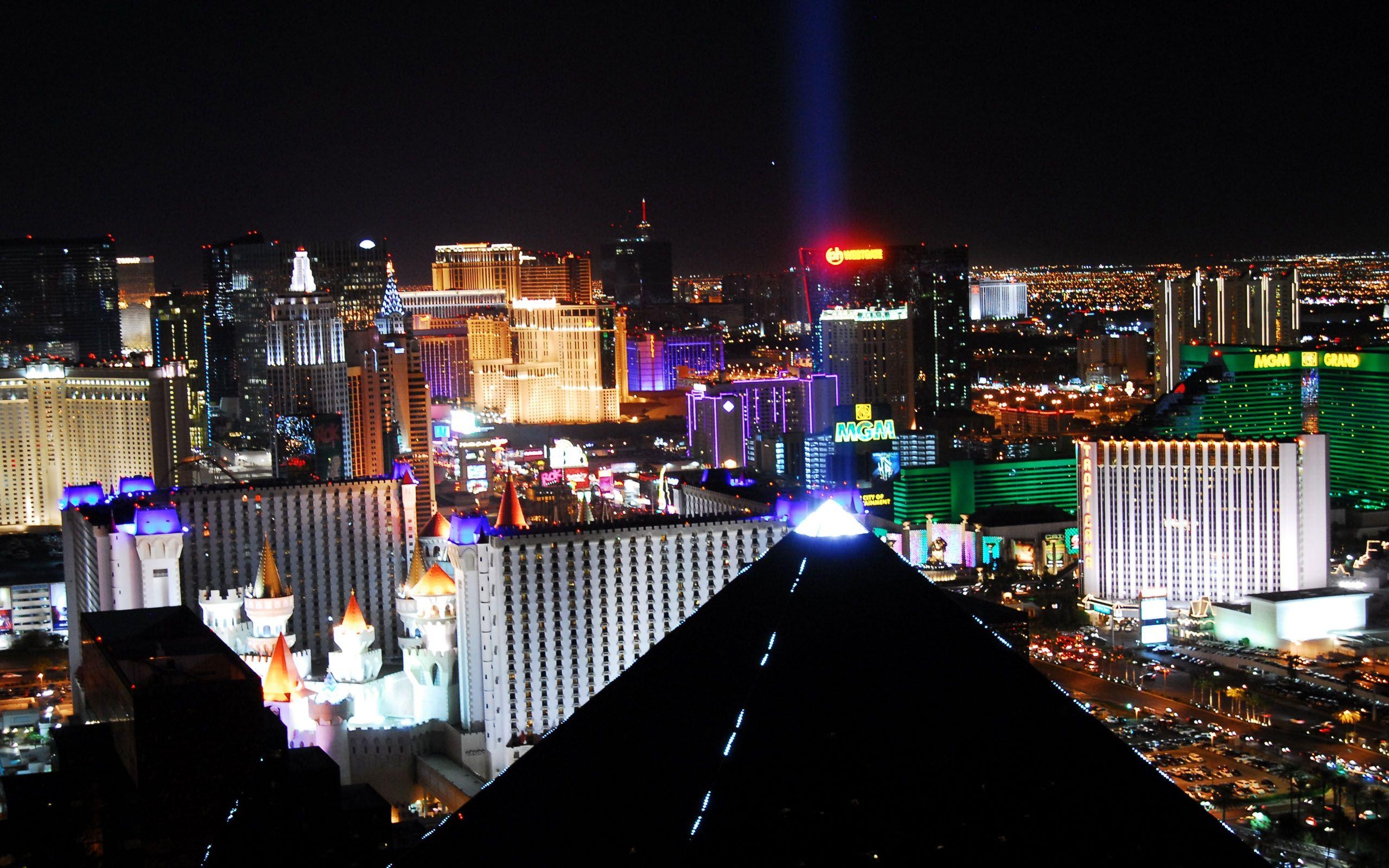 2560x1600 Essential Elements for Your Las Vegas Man Cave, Desktop