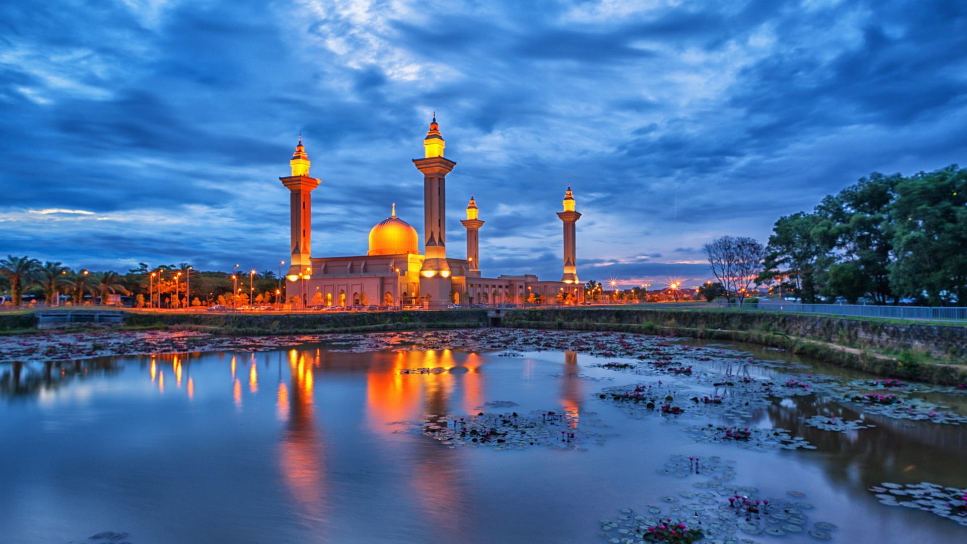 1920x1080 The Tengku Ampuan Jamaah Mosque Located In Shah Alam Selangor Malaysia Desktop HD Wallpaper For Tablets And Mobile Phones Free, Wallpaper13.com, Desktop