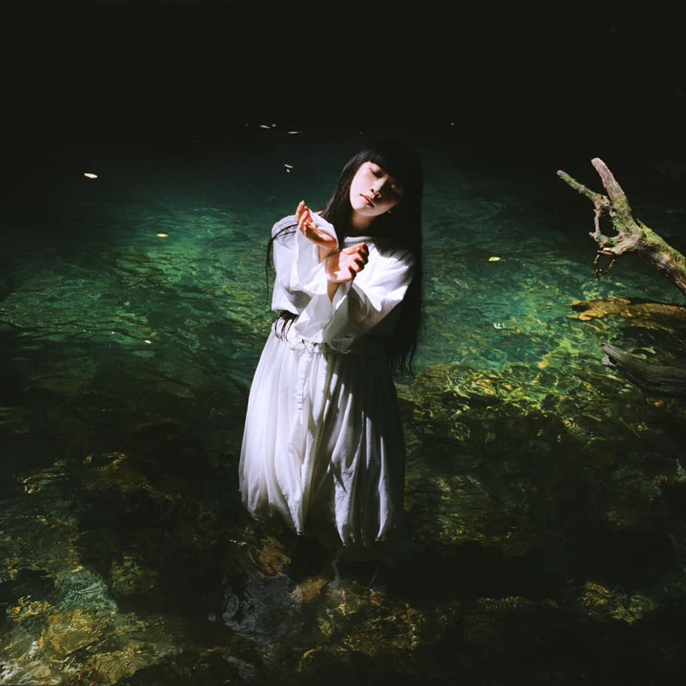 960x960 Japanese folk star Ichiko Aoba announces new album with the gorgeous “Porcelain”, Phone