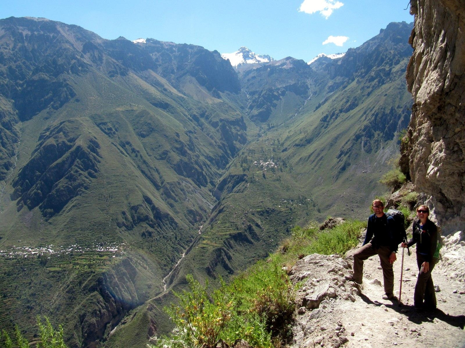 1600x1200 Climbing In and Out of Colca Canyon (by Nathan) feet 2 mouths, Desktop