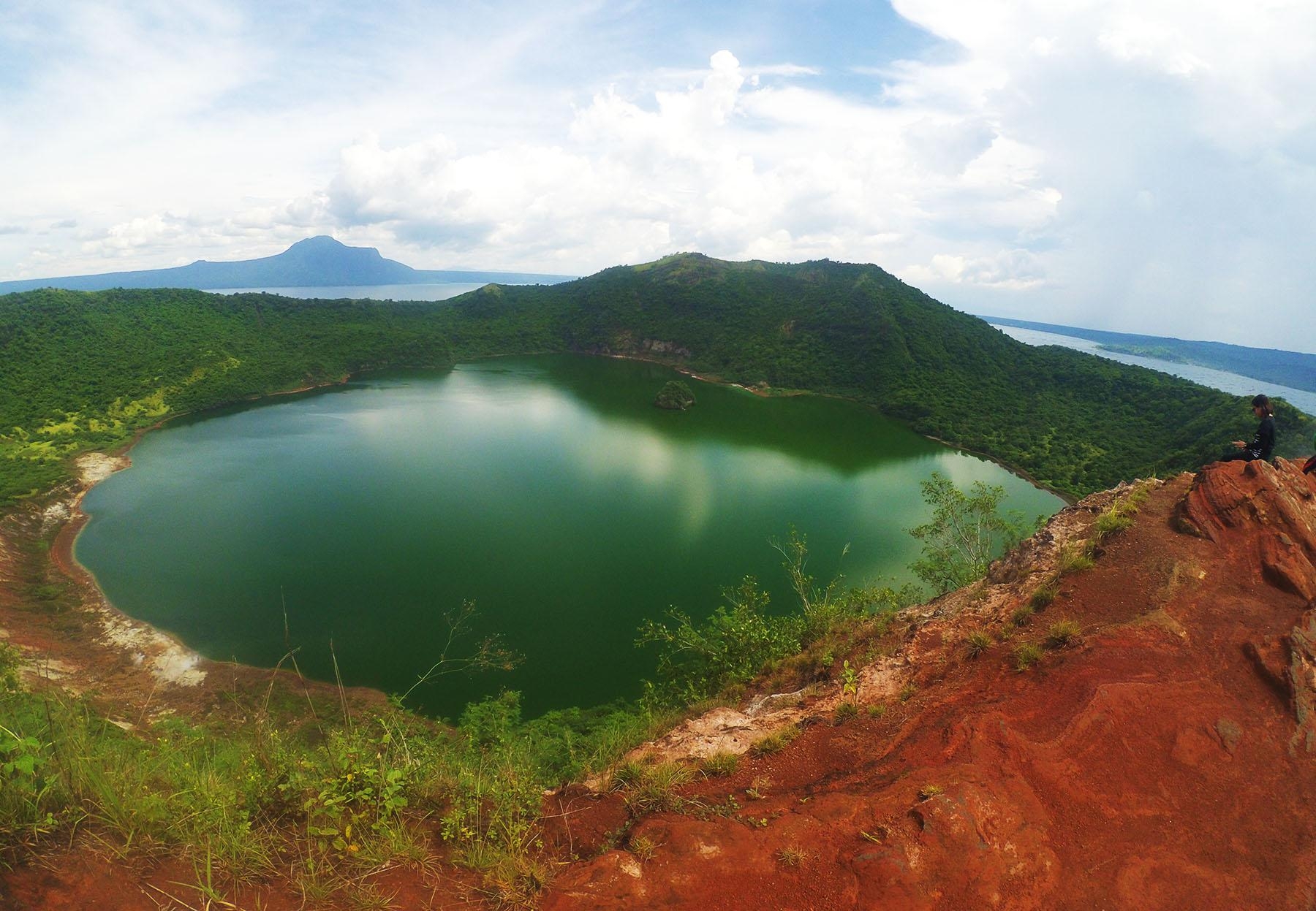 1800x1250 TAAL VOLCANO: Day Hike Guide, Budget, Itinerary & Useful Tips!, Desktop