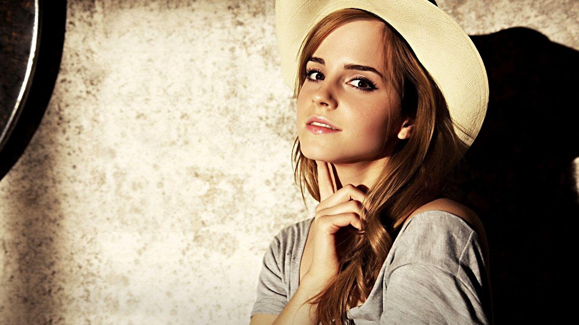 1920x1080 Emma Watson To Headline Guillermo Del Toro's BEAUTY AND THE BEAST, Desktop