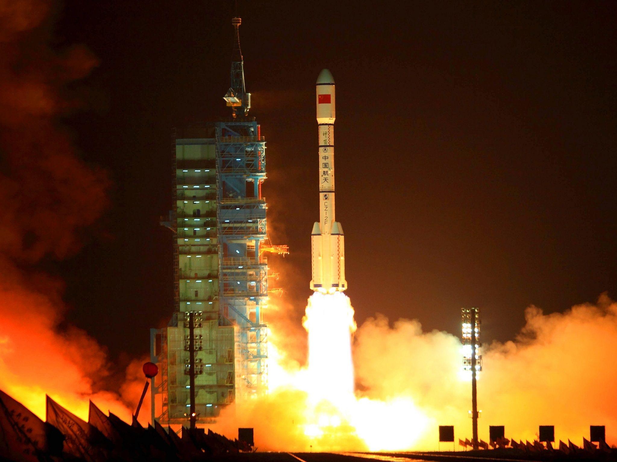 2050x1540 China's space station 'out of control' and on crash course to, Desktop