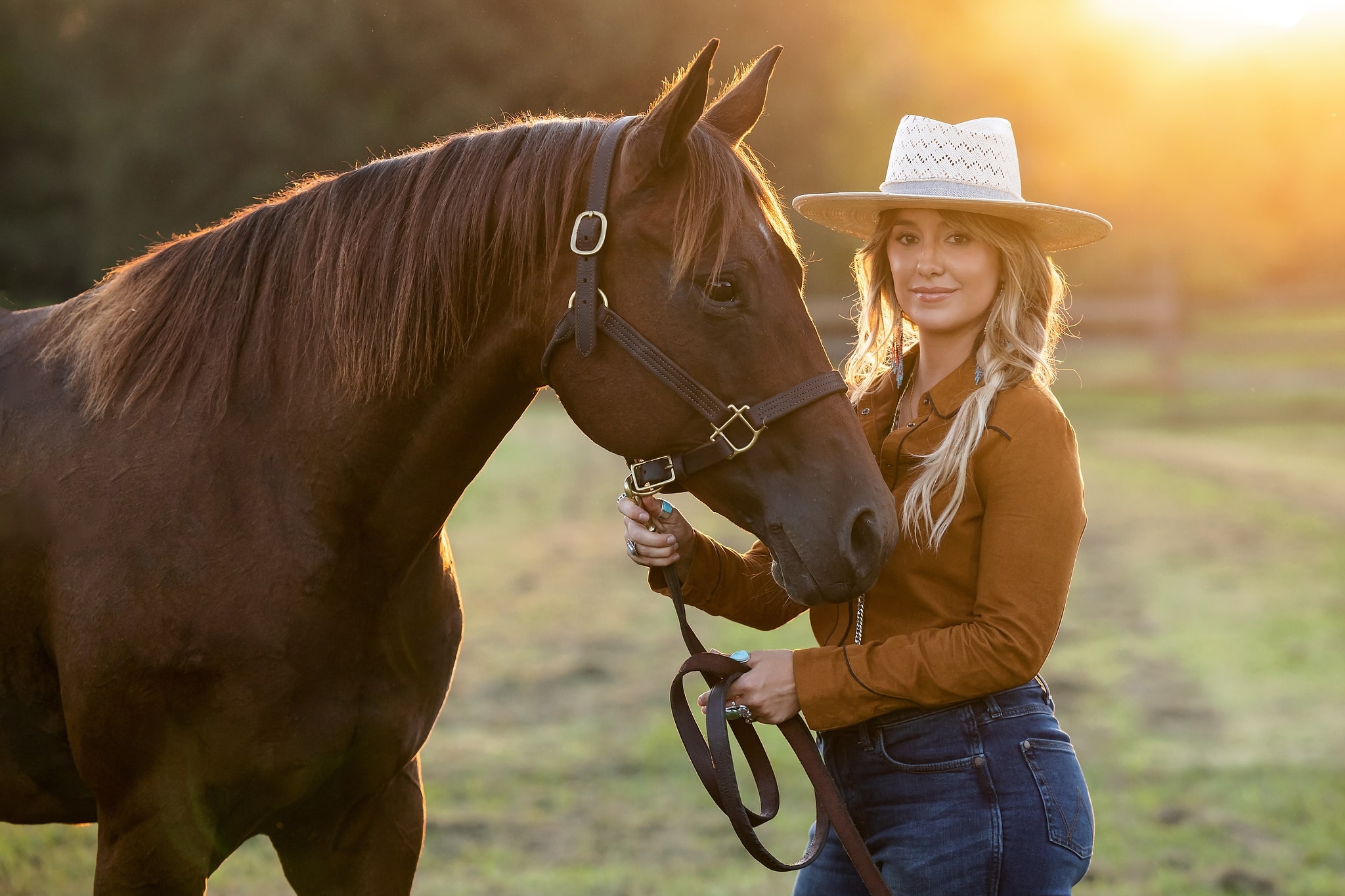 2050x1370 Country Music Star Lainey Wilson for Tribute Equine Nutrition Paulson Photography, Desktop