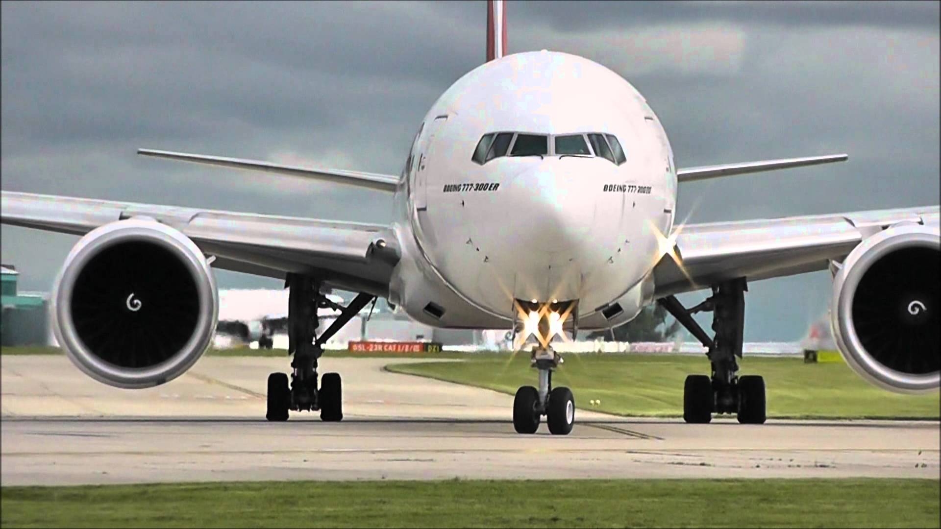 1920x1080 Boeing 777 300 ER's. STUNNING CLOSE UP DEPARTURES!!, Desktop