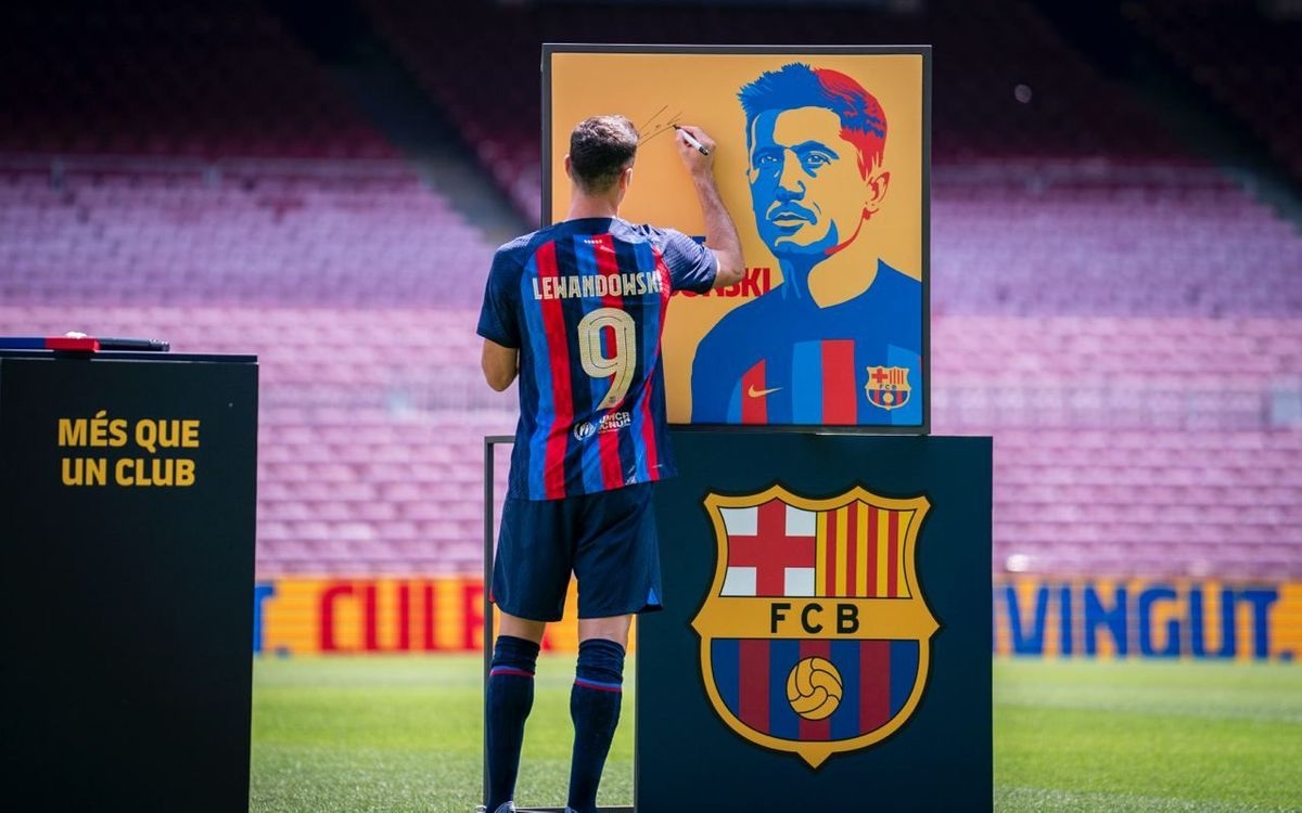 1200x750 Robert Lewandowski, the FC Barcelona number 9, Desktop