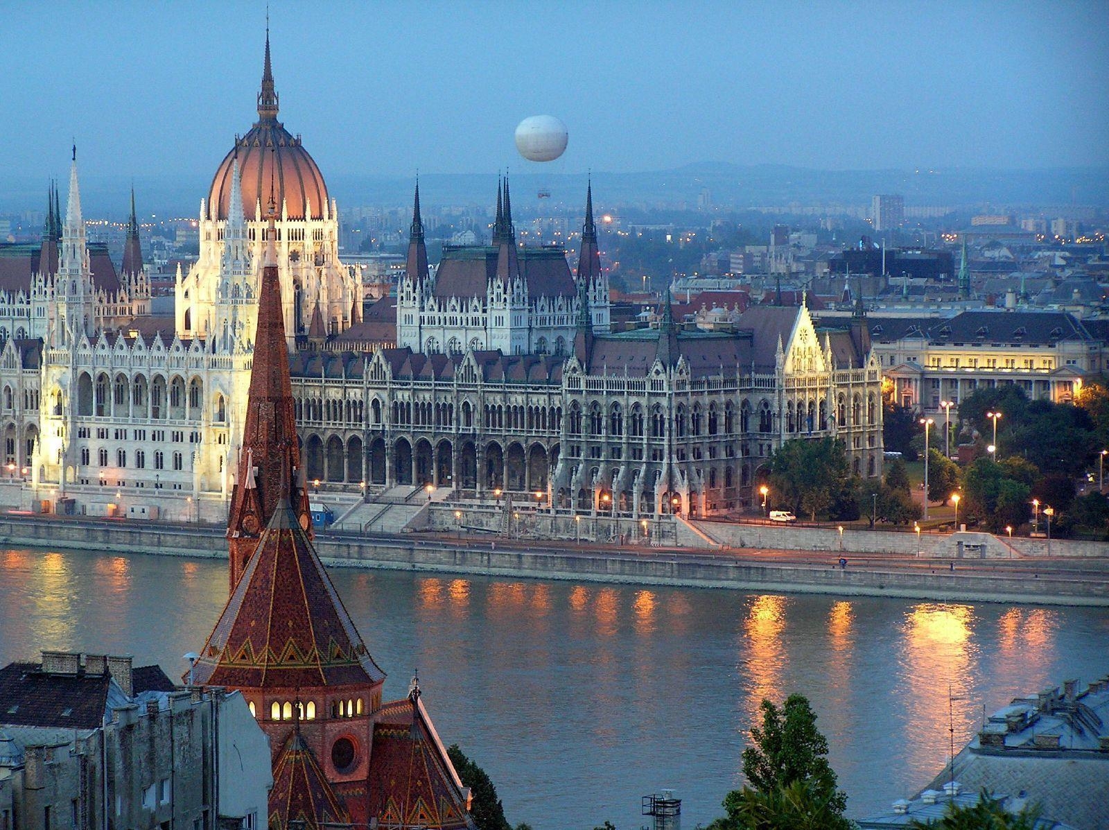 1600x1200 Hungary Wallpaper High Quality, Desktop