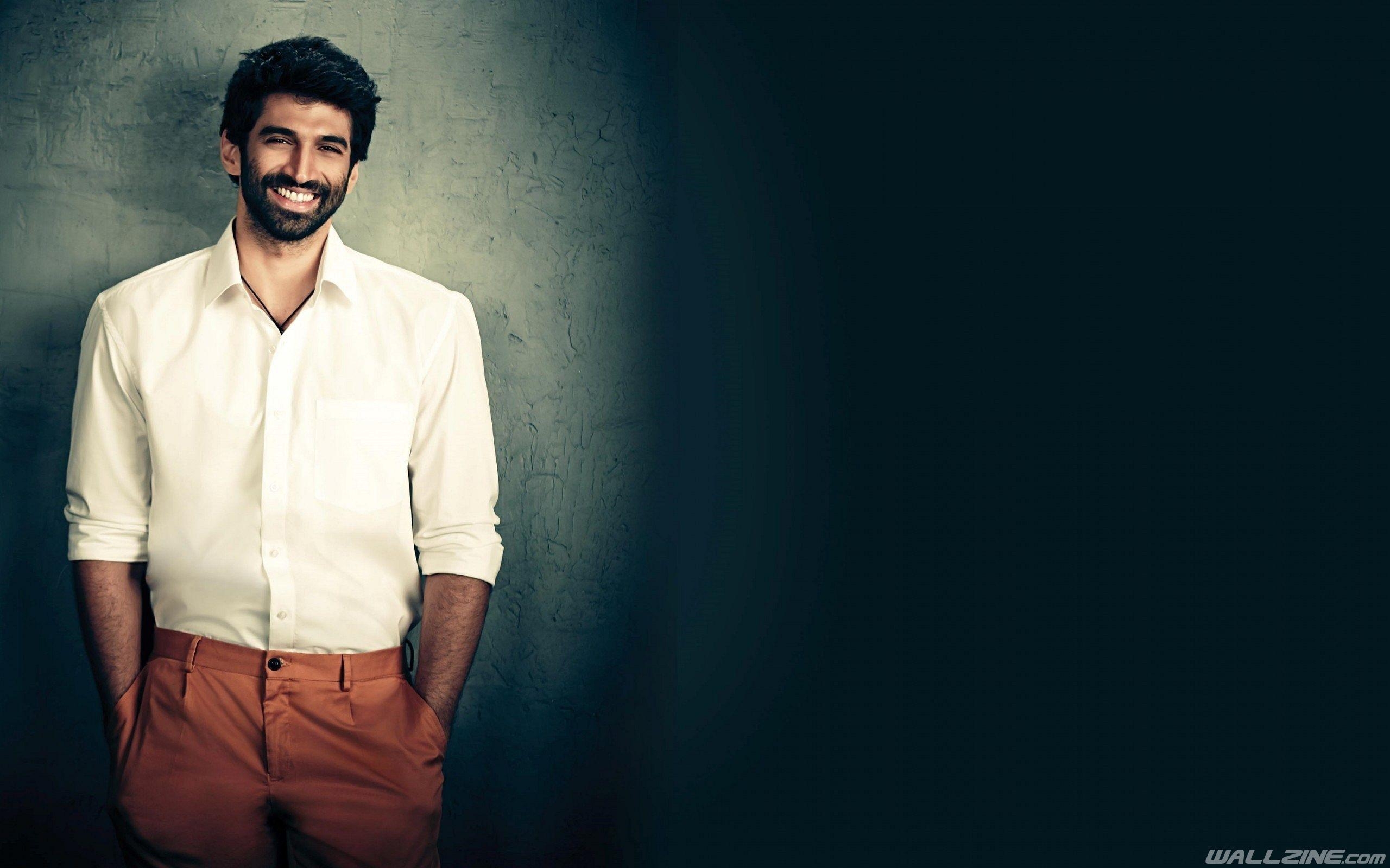 2560x1600 Aditya Roy Kapoor Wallpaper. Roy kapoor, Bollywood, Bollywood actors, Desktop