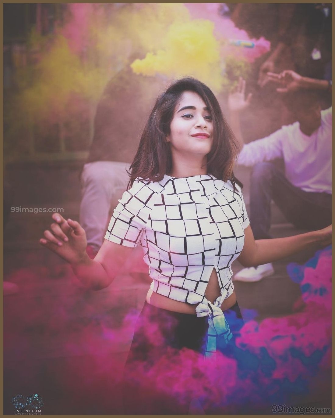 1100x1370 Cute Holi Pose For Girl Wallpaper & Background Download, Phone