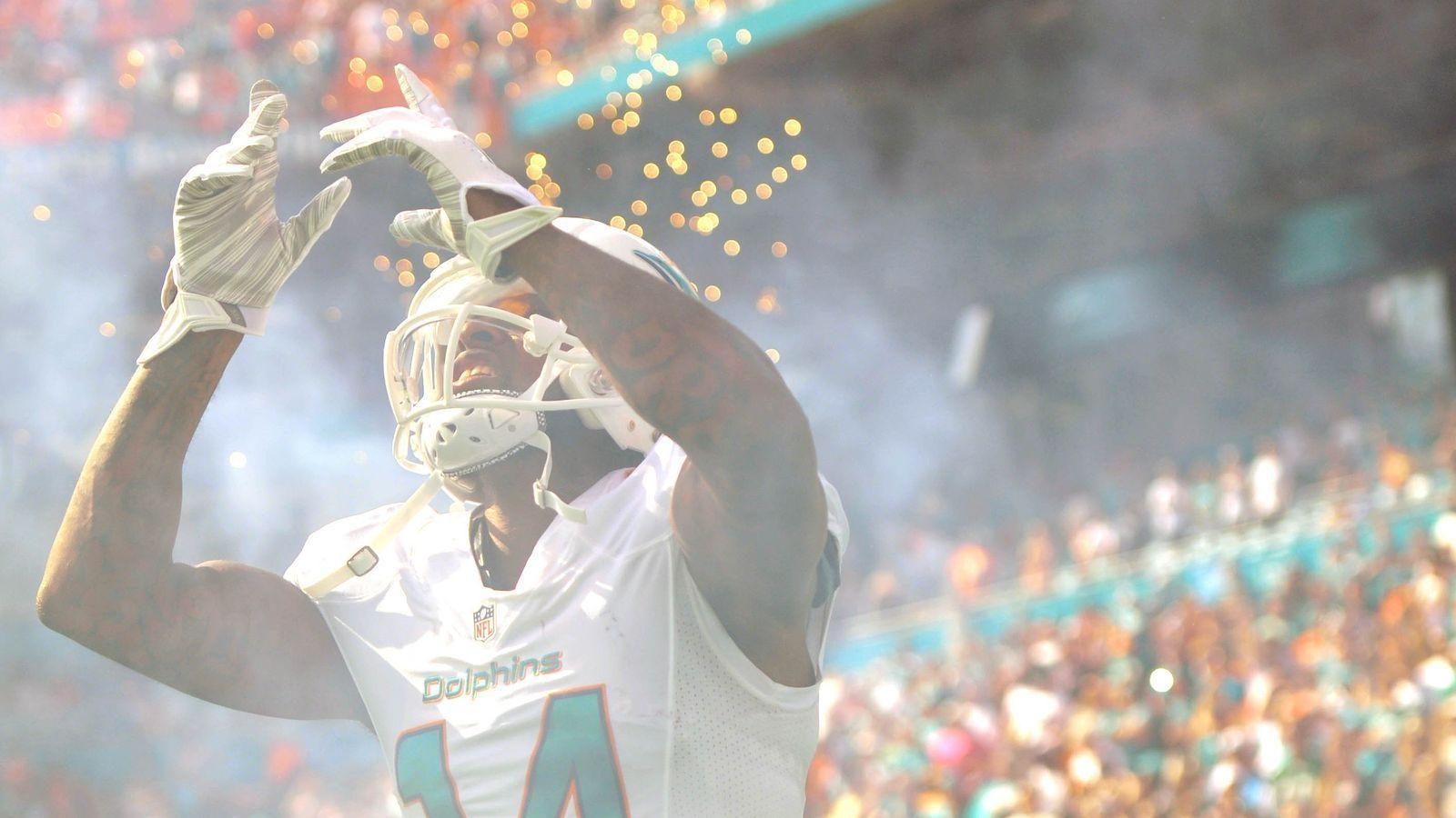 1600x900 Jarvis Landry Wallpaper, Desktop