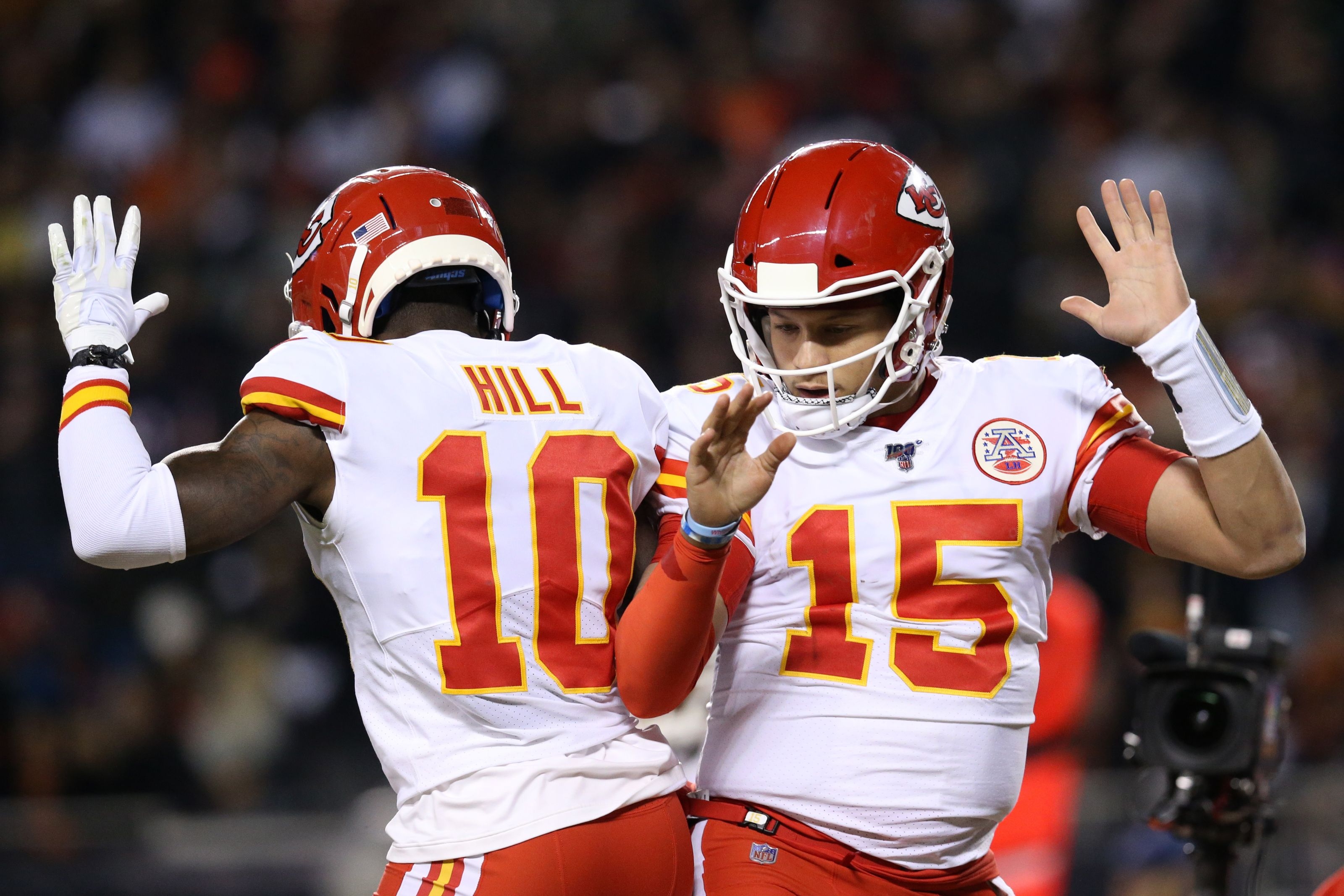 3200x2140 Patrick Mahomes trolls Tyreek Hill for losing a step with playful tweet, Desktop