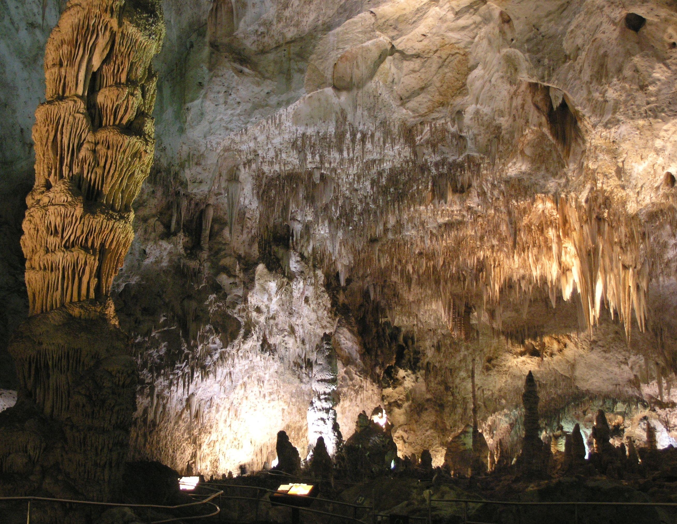 2620x2030 Top of the Cross in Carlsbad Cavern, Desktop