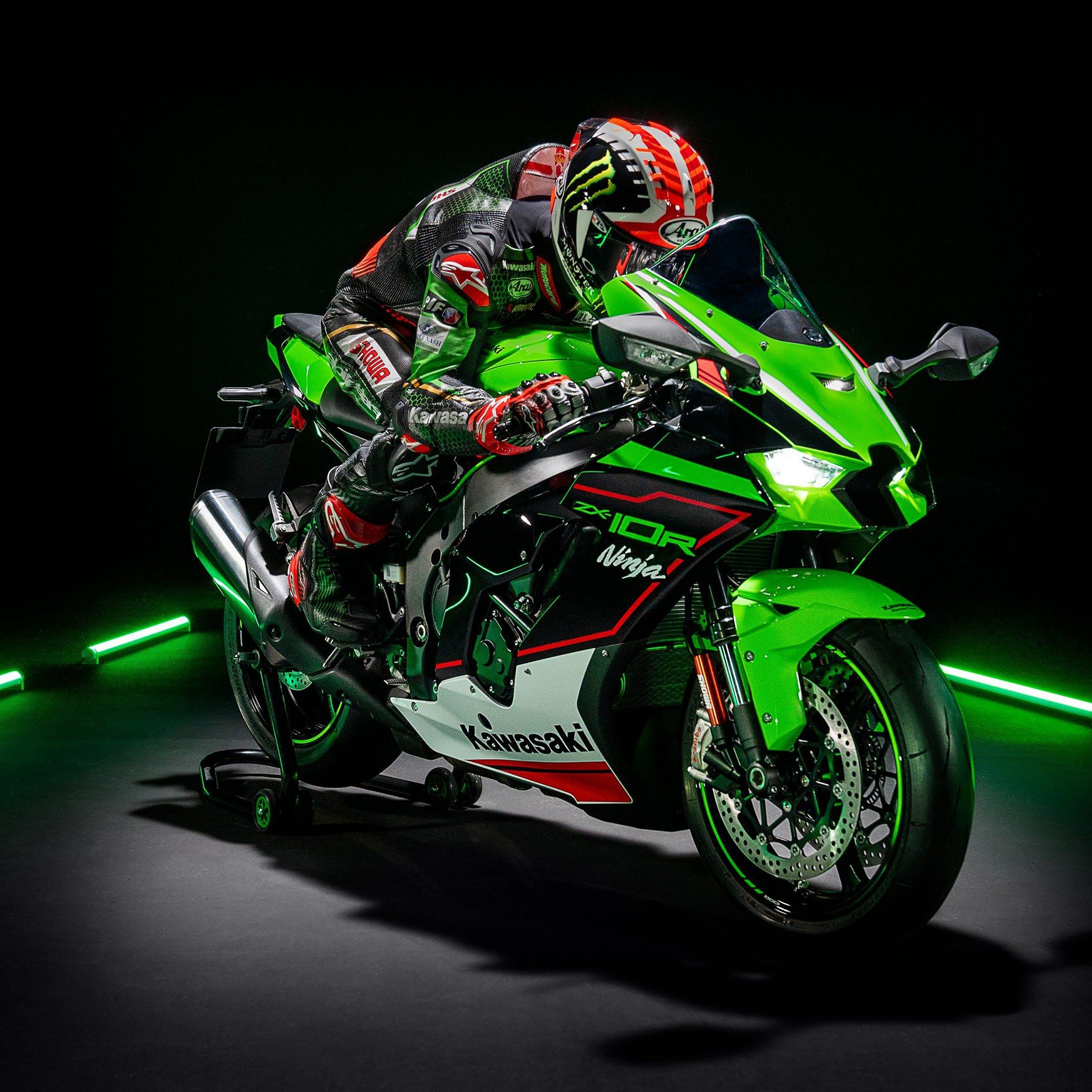 2560x2560 Kawasaki Ninja ZX 10R Wallpaper 4K, Sports Bikes, Black Background, Biker, Bikes, Phone