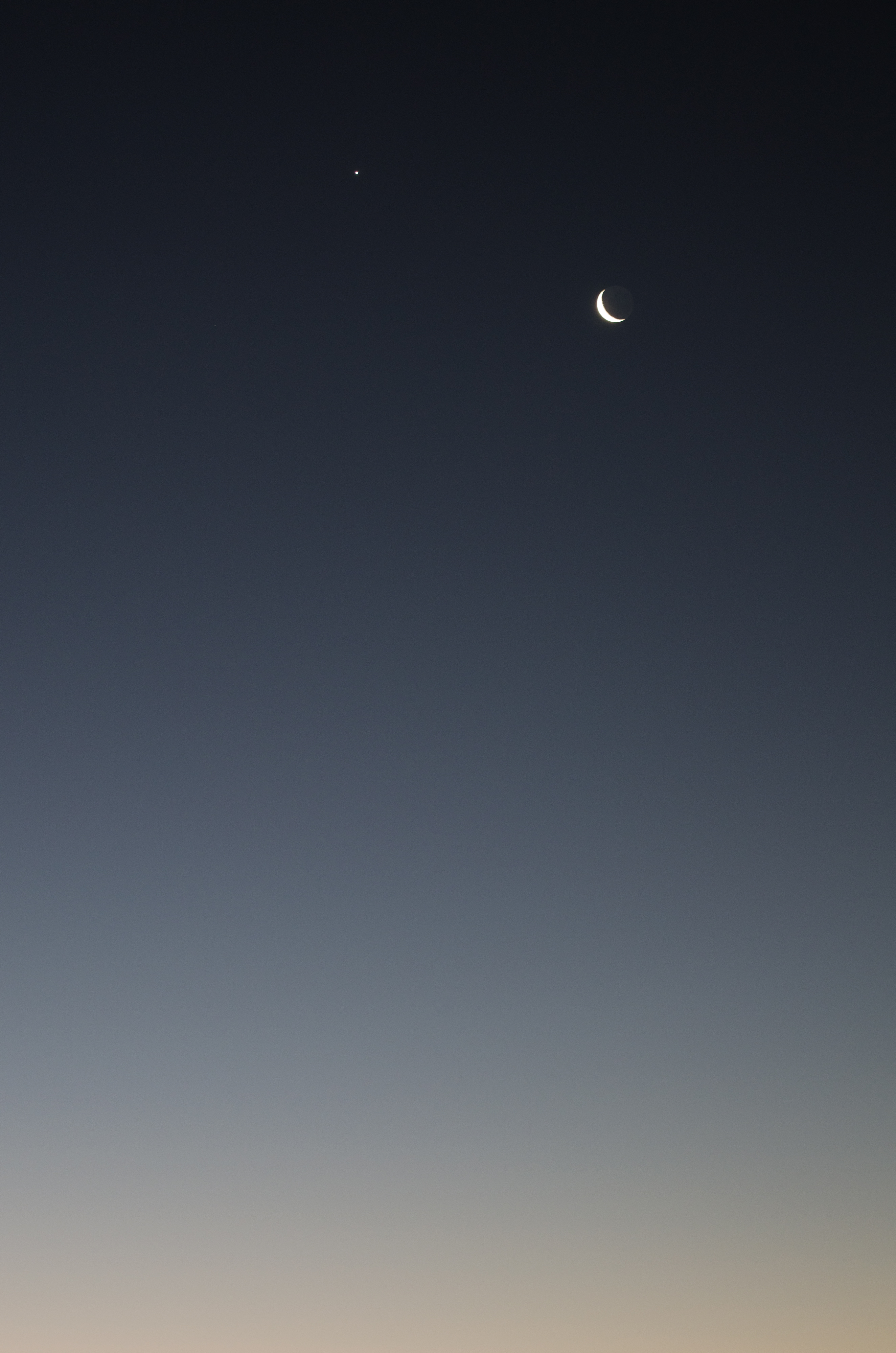 2650x4000 Crescent Moon, Phone