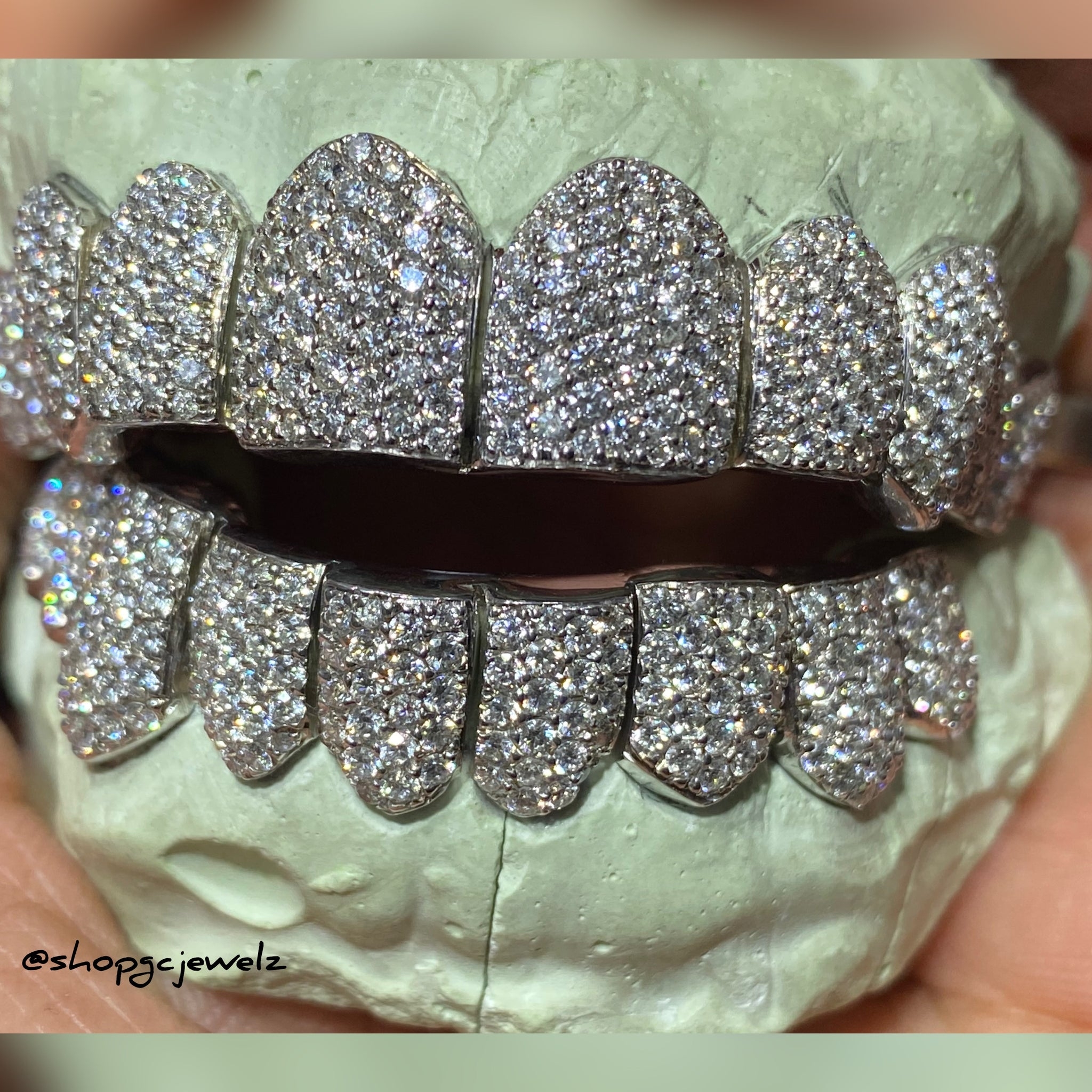 2050x2050 VS Diamond Grillz (6Piece), Phone