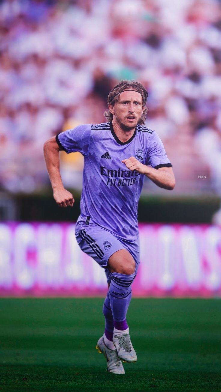 740x1310 H4K WALLPAPERS on Twitter. Modric, Real madrid wallpaper, Real madrid, Phone