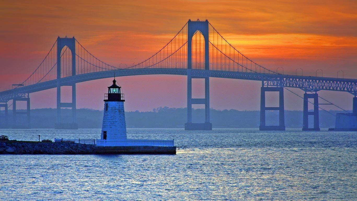 1370x770 Claiborne Pell Newport Bridge and Newport Harbor Light in Newport, Desktop