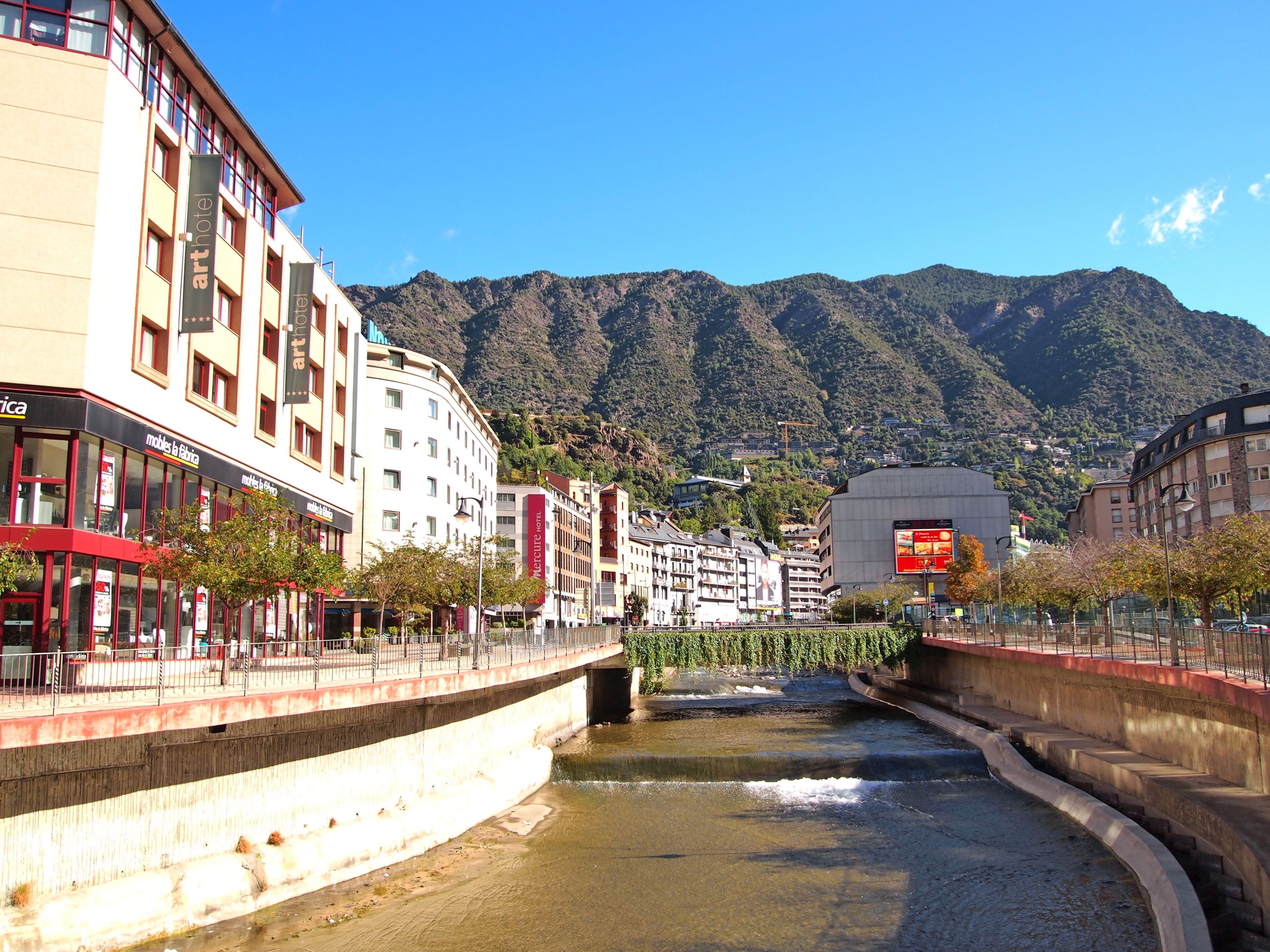 4040x3030 Andorra La Vella, Desktop