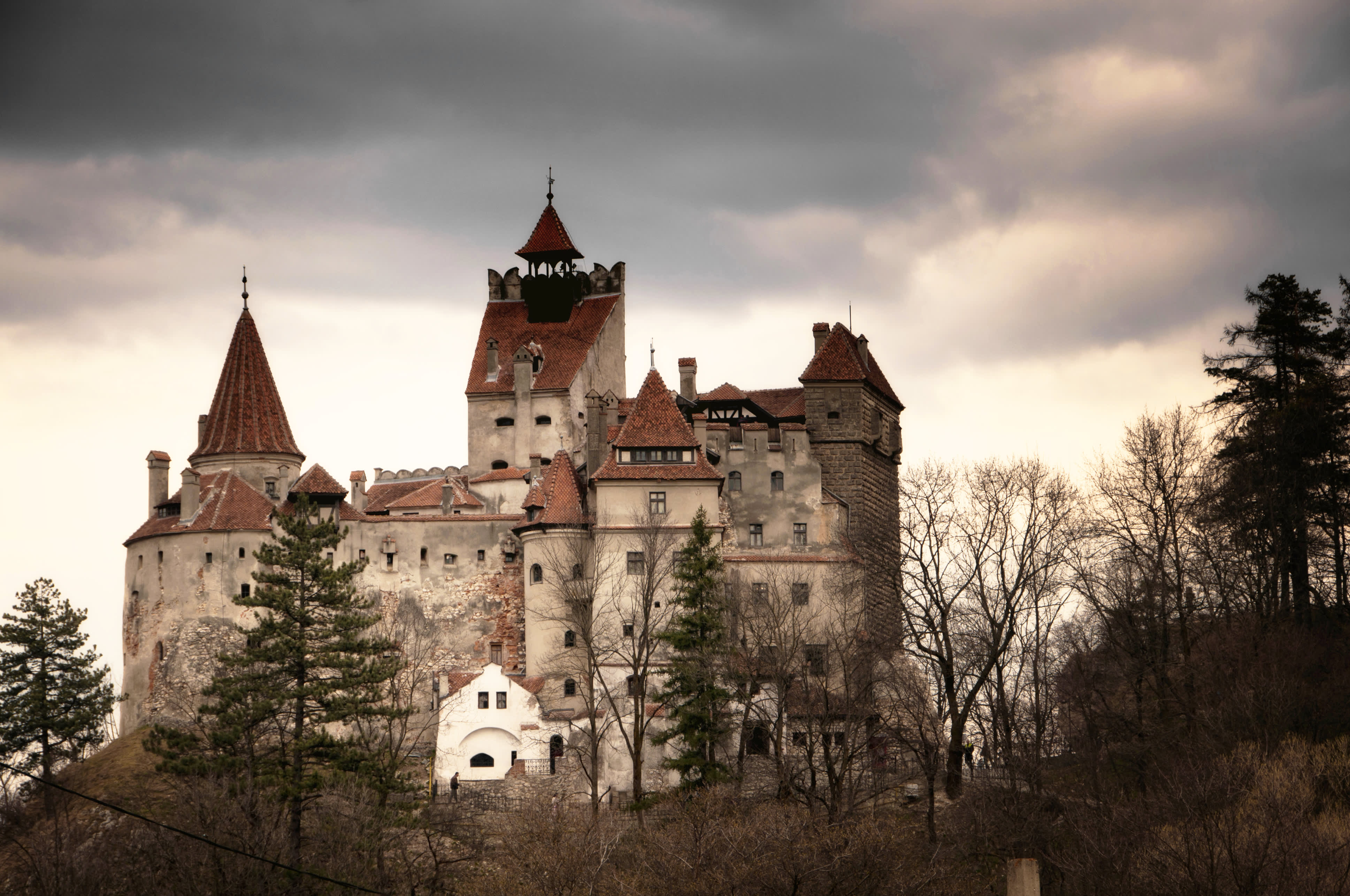 3880x2580 Now you can own Dracula's castle, Desktop