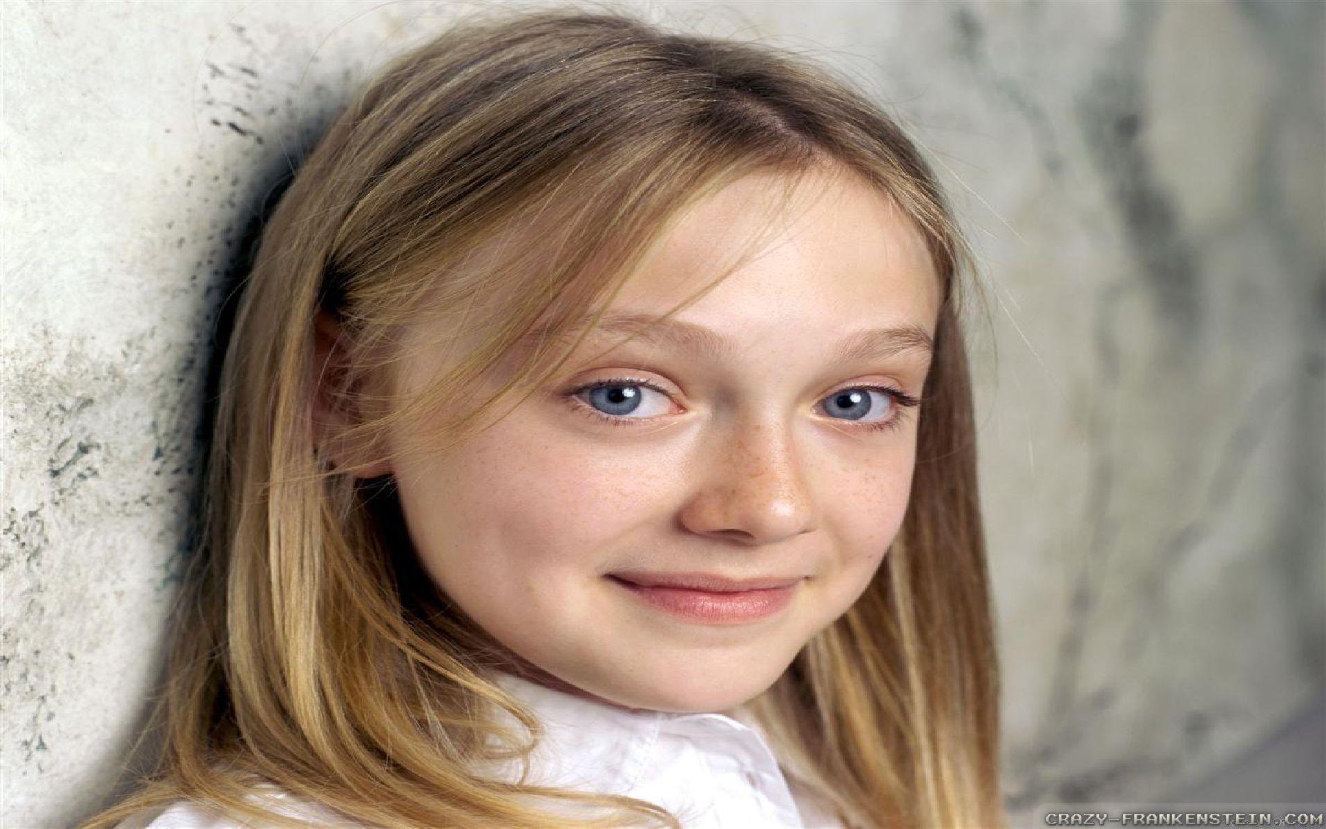 1920x1200 Young Dakota Fanning, Desktop