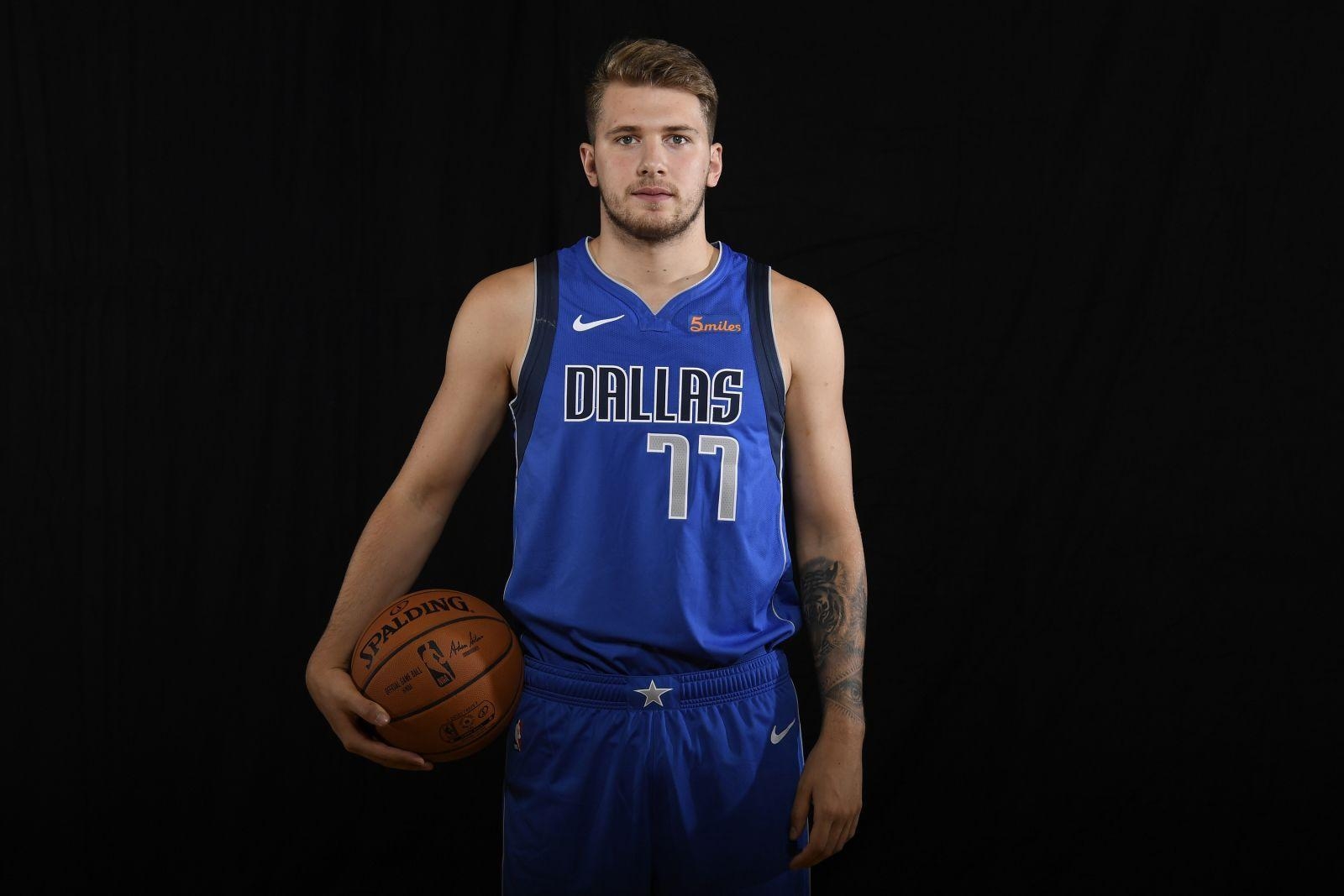 1600x1070 Dallas Mavericks: Luka Doncic dons his Mavs uniform for first time, Desktop