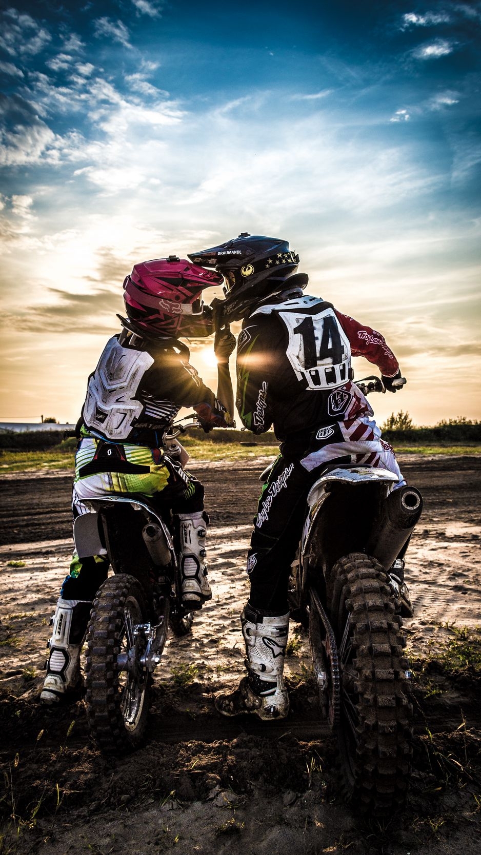 940x1670 Download Wallpaper  Motocross, Kiss, Love, Moto, Sport, Sunset Iphone 8 7 6s 6 For Parallax HD Background, Phone