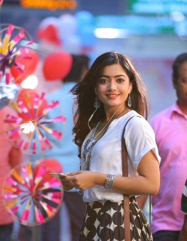 800x1030 Devadas Rashmika Mandanna HD Photo. Beautiful indian actress, Phone