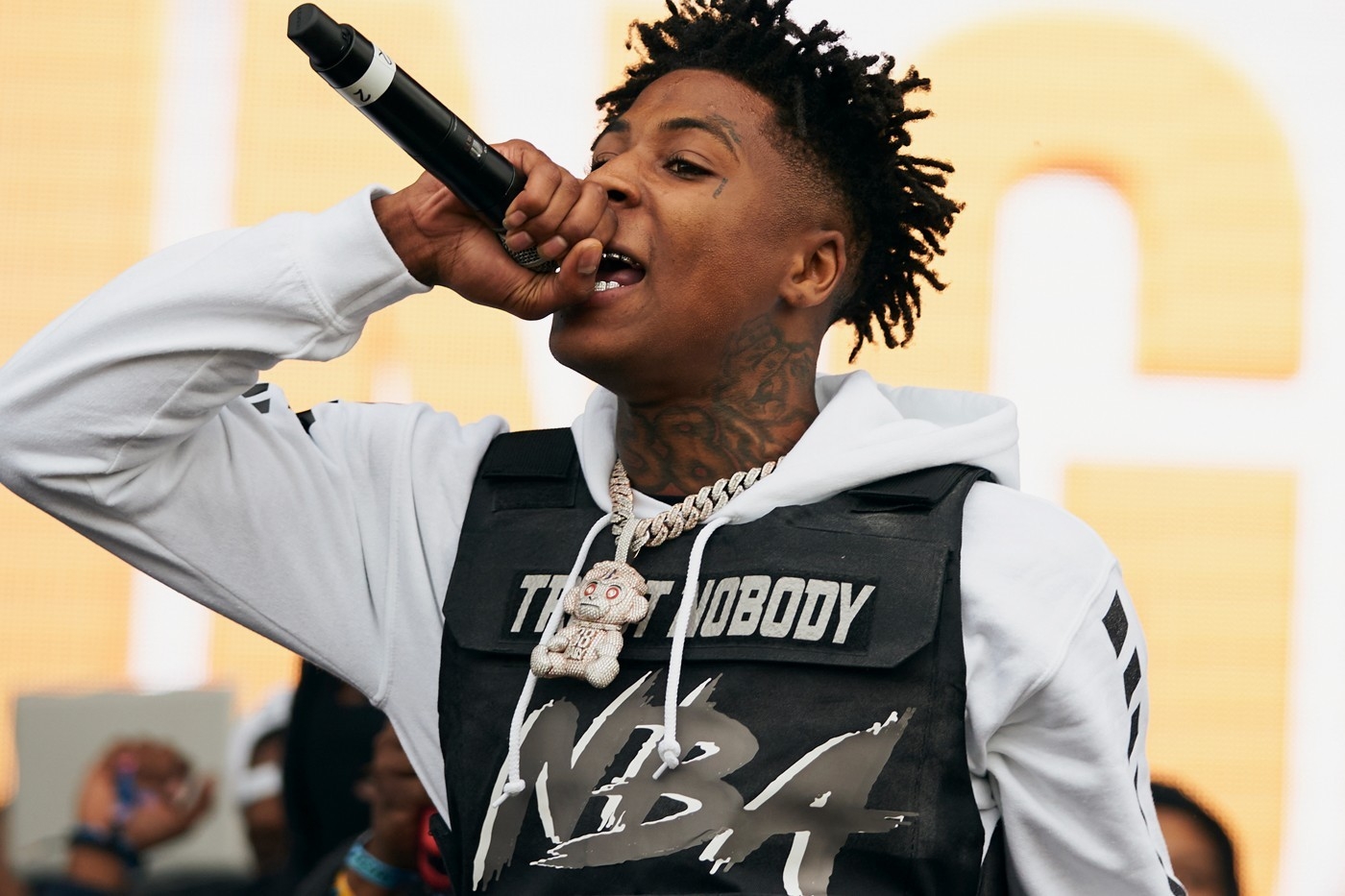 1400x940 nba youngboy wallpaper, performance, entertainment, music artist, performing arts, fashion, music, singing, musician, stage, event, Desktop