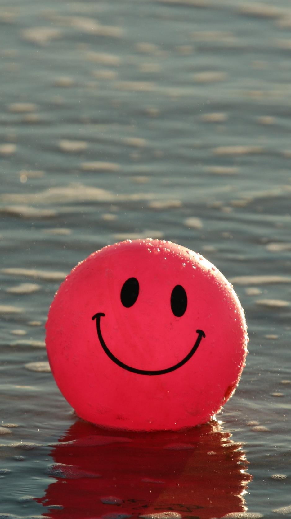 940x1670 Download wallpaper  balloon, smile, smiley, happy, Phone